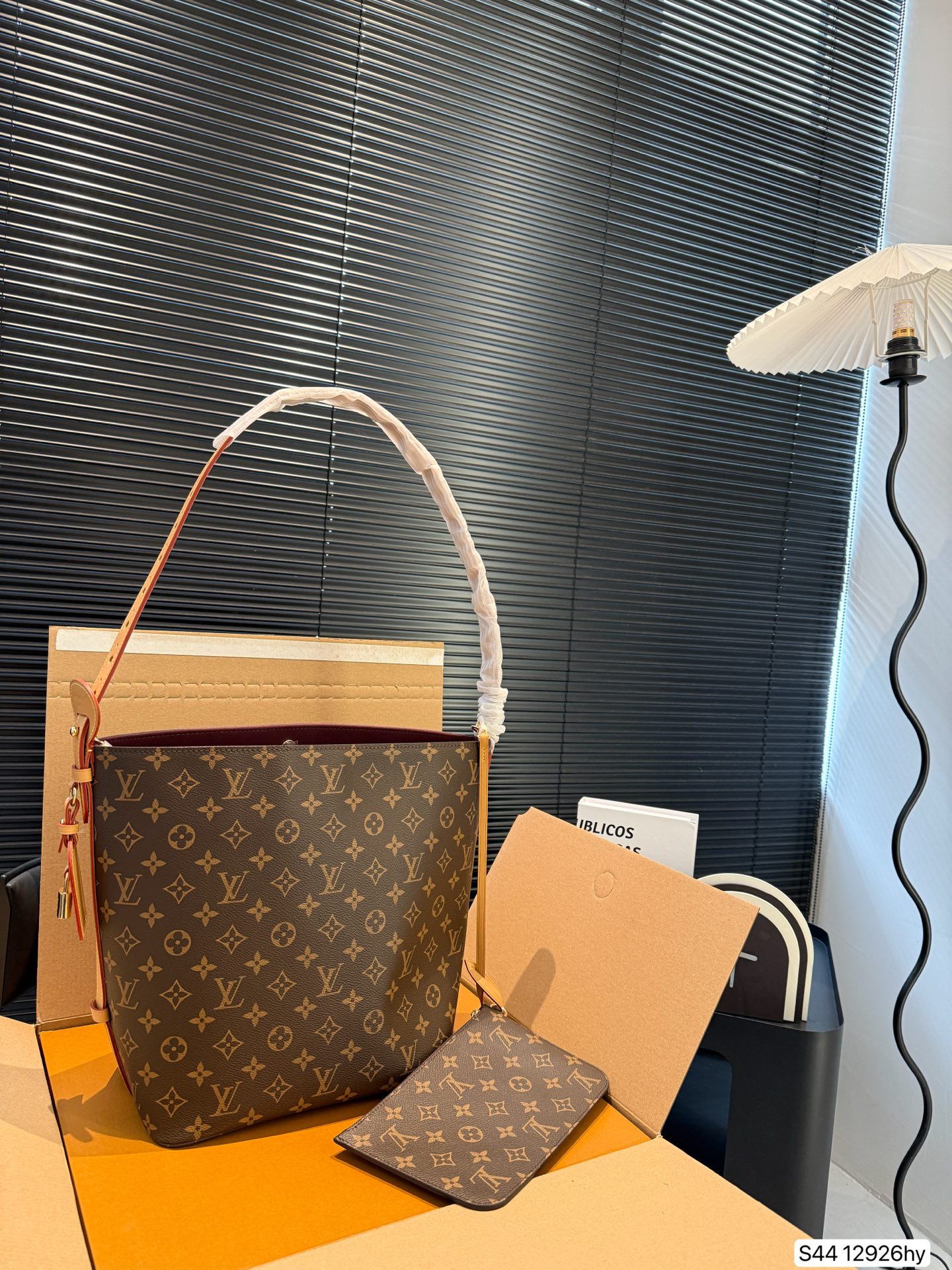 Louis Vuitton All In GM Large Capacity Tote Bag - Stylish and Functional 2 i1746783767084 3754 0 0