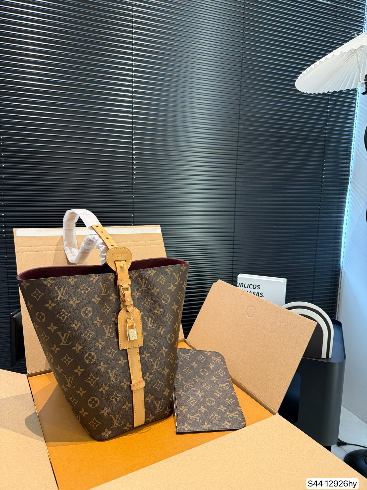 Louis Vuitton All In GM Large Capacity Tote Bag - Stylish and Functional 4 i1746783768569 8280 0 2