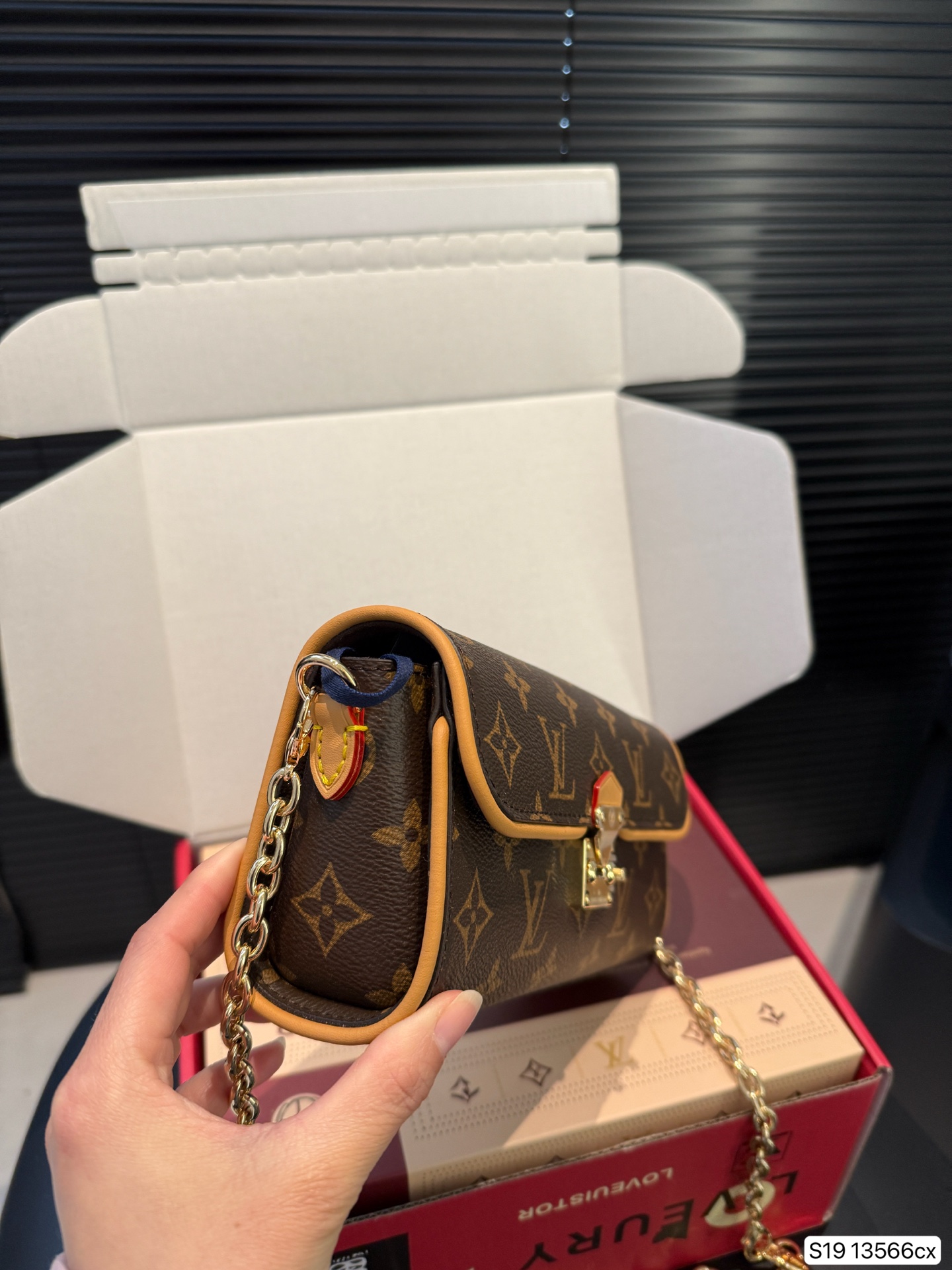 Louis Vuitton Pochette Camille Monogram Chain Crossbody Bag 7 i1746784093194 4024 0 5