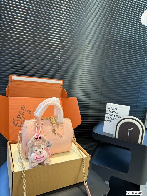 Louis Vuitton Pink Embossed Leather Speedy Bandouliere 20 Pillow Bag 1 Louis Vuitton Pink Embossed Leather Speedy Bandouliere 20 Pillow Bag