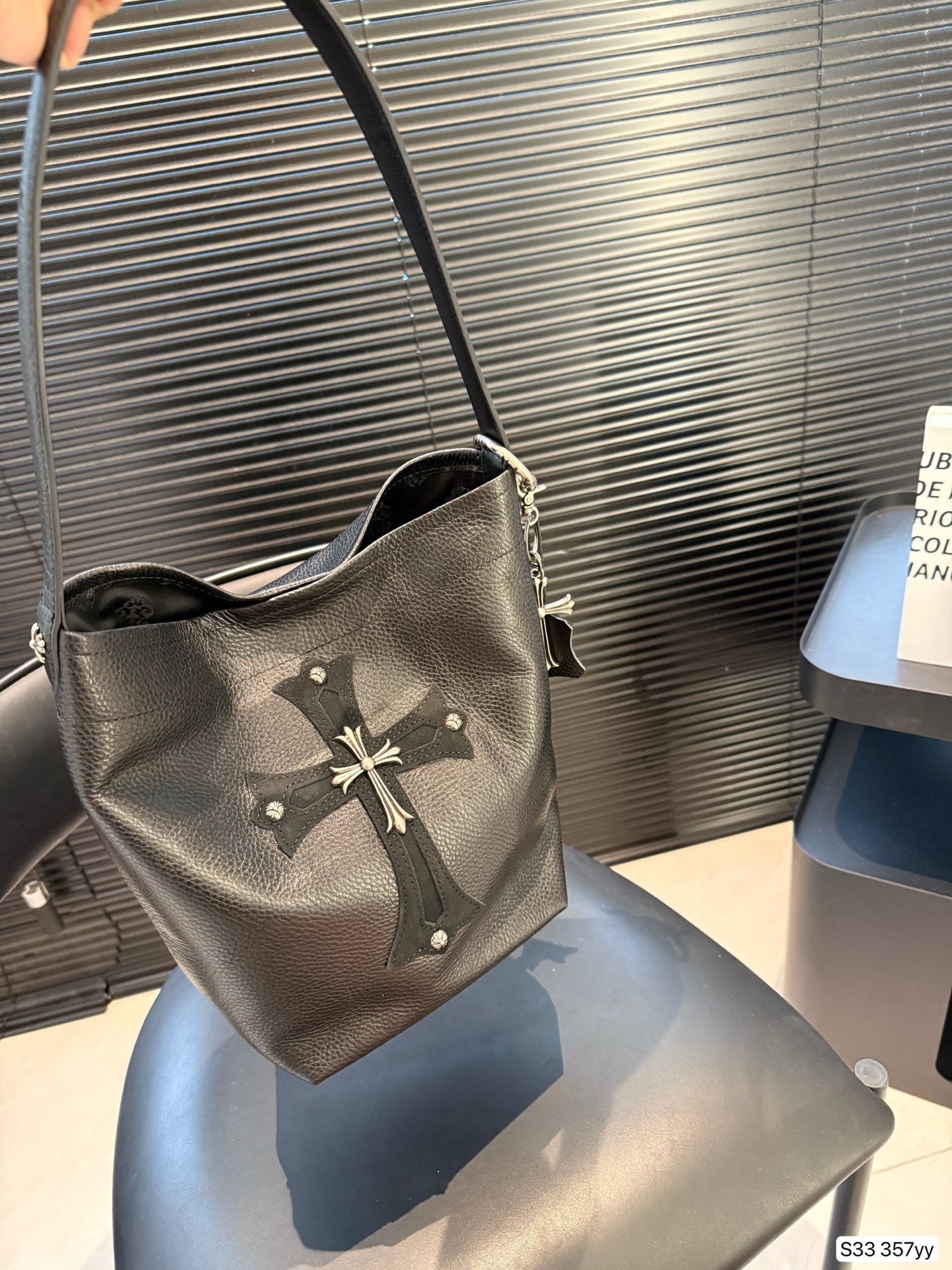 “Black Warrior Chrome Hearts: Magnificent Heartscrolls in One-Size-Fits-All Design” - 图片 2