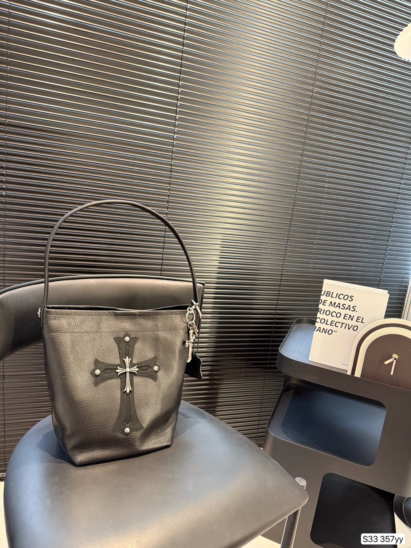 “Black Warrior Chrome Hearts: Magnificent Heartscrolls in One-Size-Fits-All Design” - 图片 1