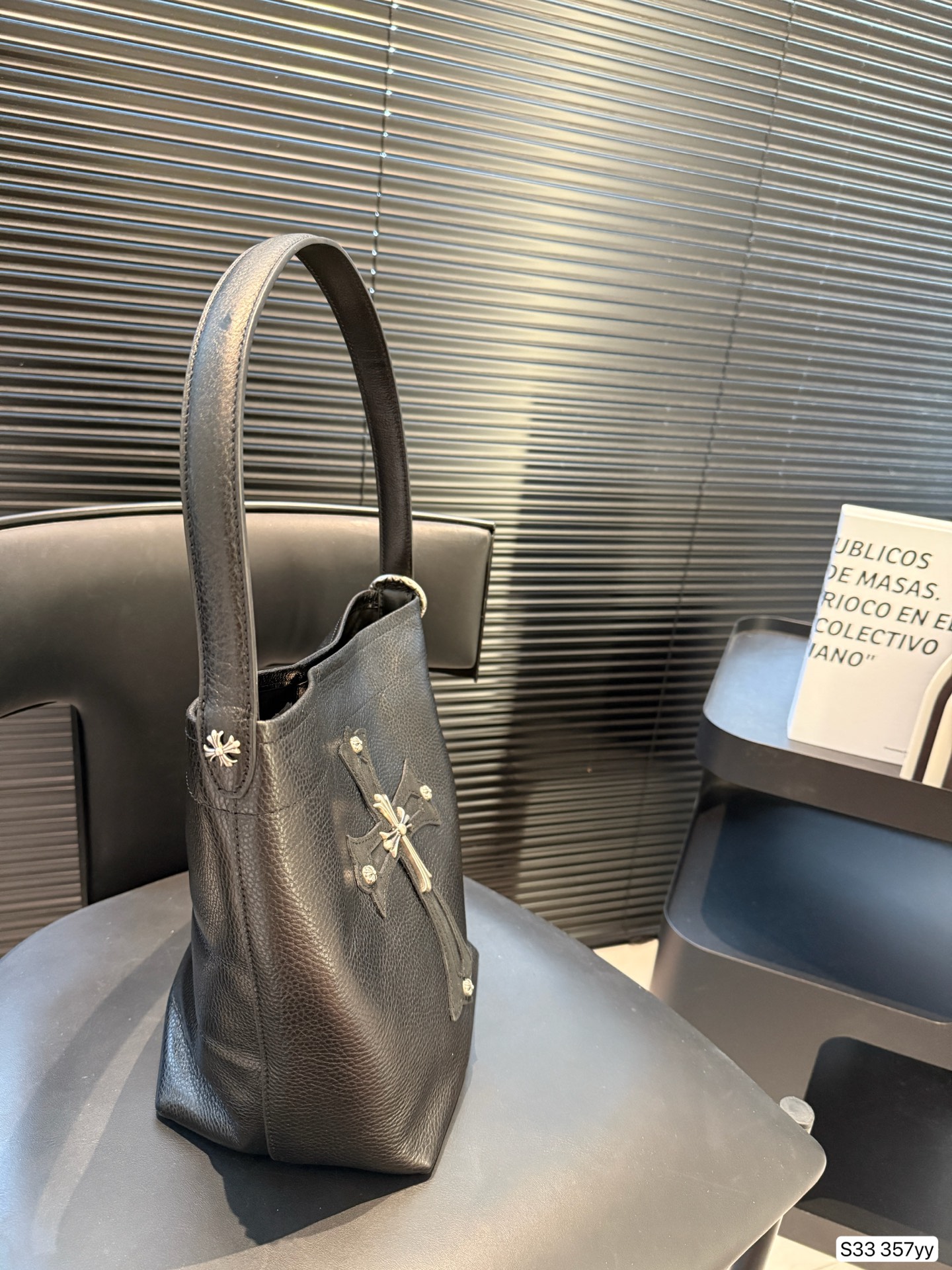 “Black Warrior Chrome Hearts: Magnificent Heartscrolls in One-Size-Fits-All Design” - 图片 4