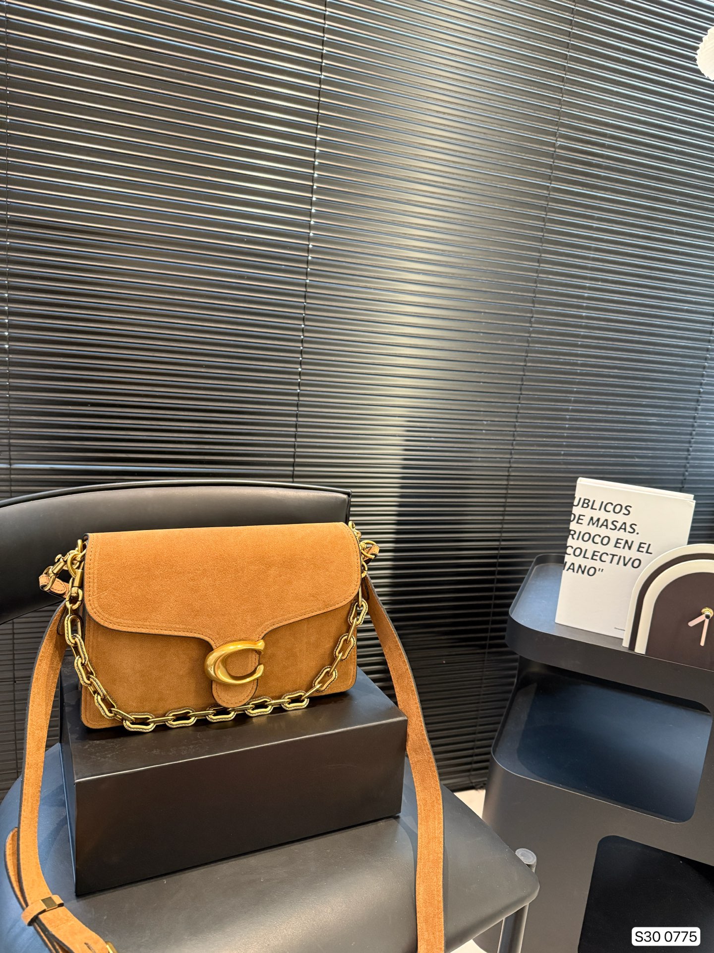 Con caja Coach de axila, ¡Coach vuelve a hacer de las suyas! ¡A la vez genial, elegante y práctico! El nuevo …