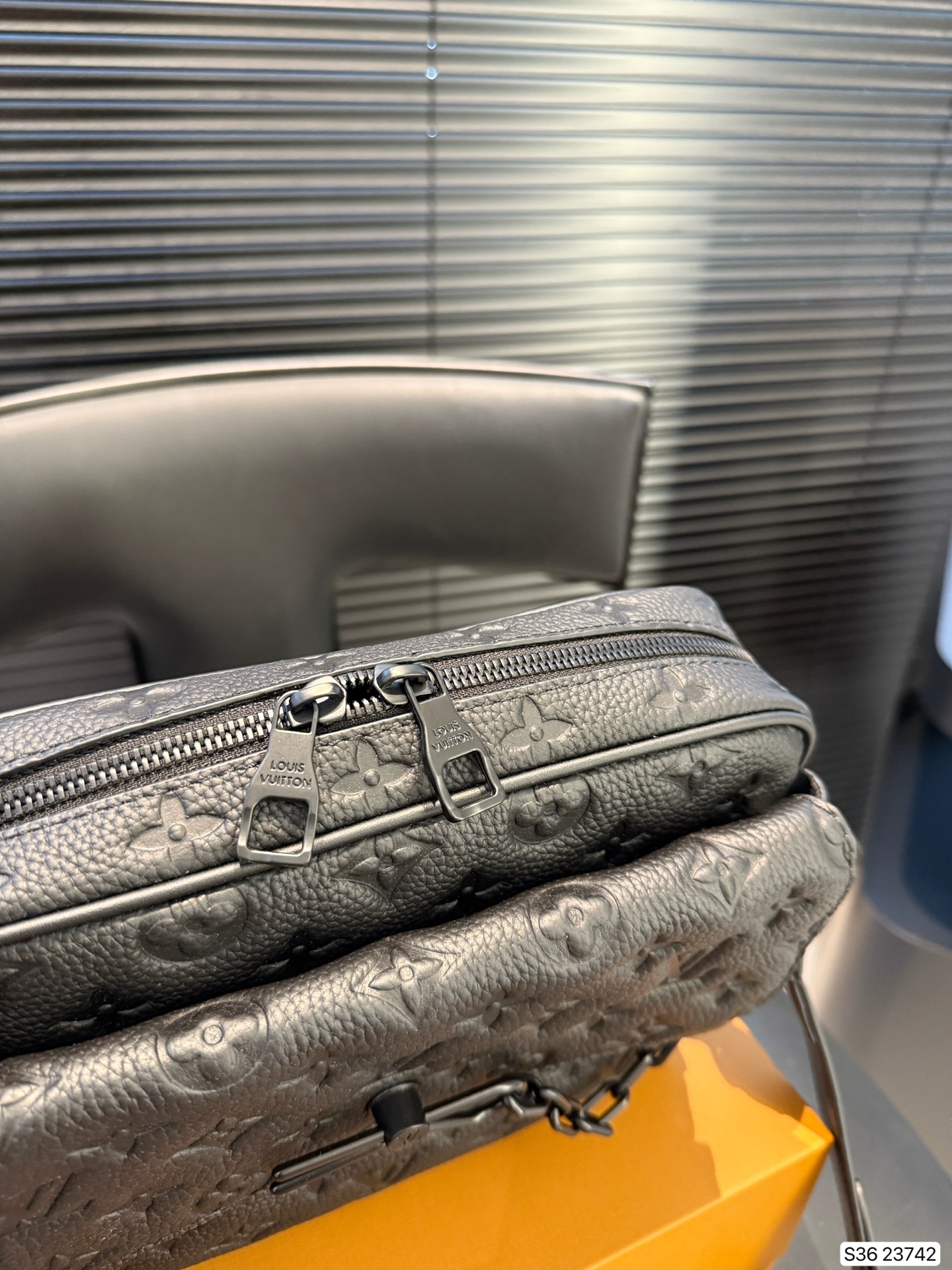 Louis Vuitton Leather Messenger Bag for Men, Trendy Crossbody Shoulder Bag 8 i1757585519792 9730 0 6