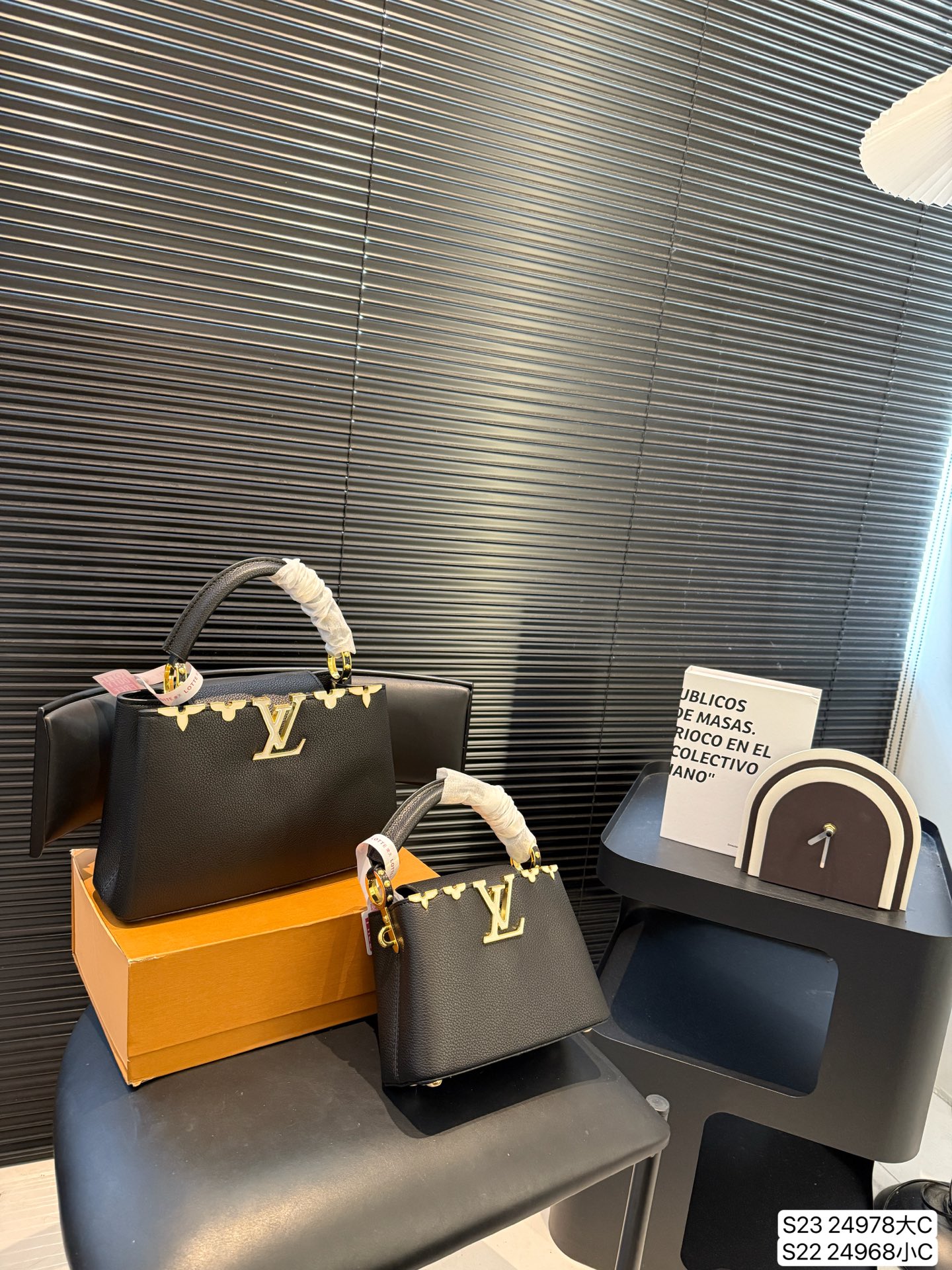 大号💰365小号💰360  LVCa💰ucines 贵妇包 超繁琐制作工序，女王范儿必备，经典大logo设计，结合monogram经典小花元素[哇]简洁大气，尺寸合理、容量OK，可手提可单肩，
尺寸：大号27 18 小号20 13.5 货号大24978小24968