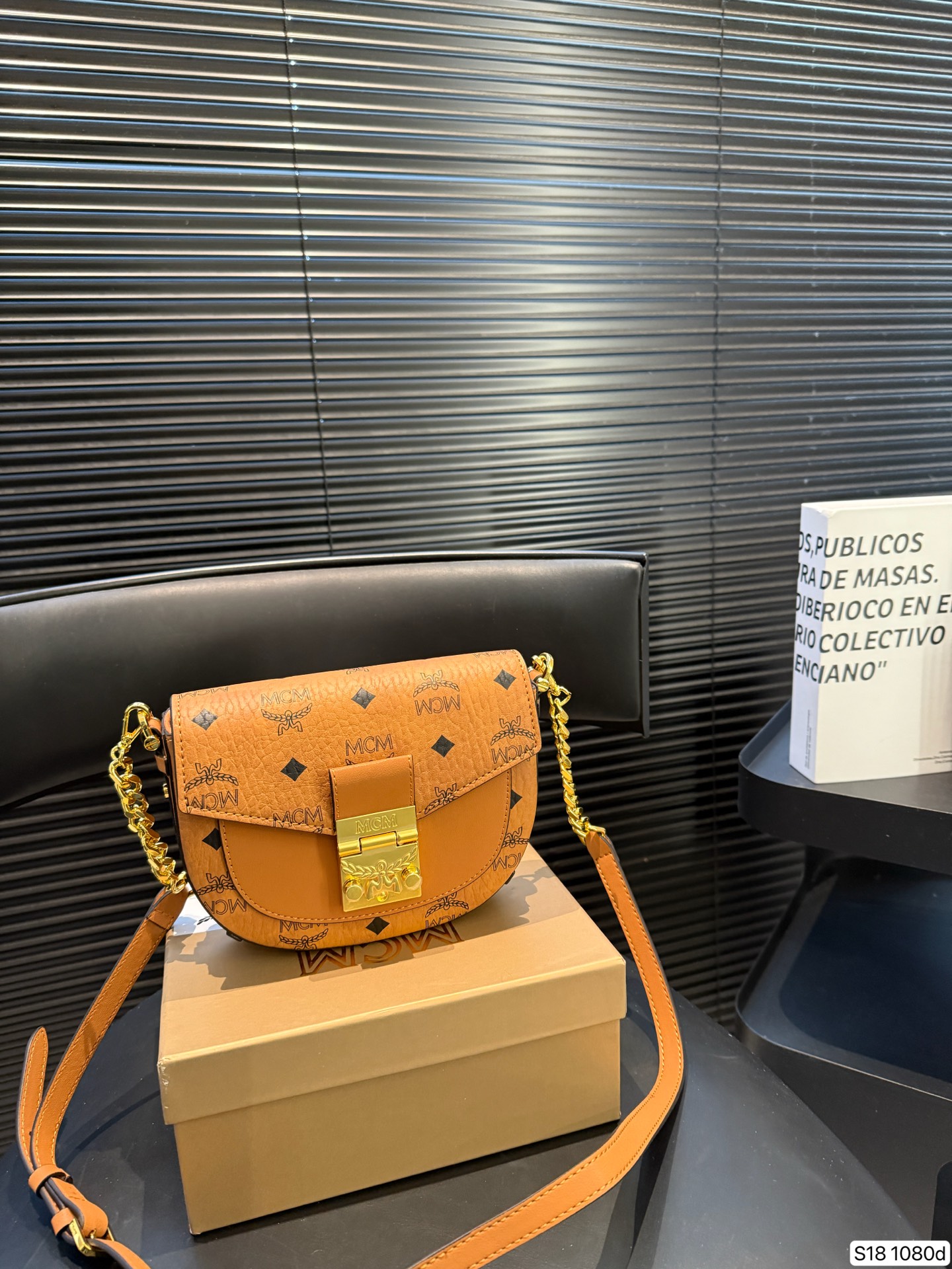 P150 with airplane box MCM saddle bag, small and beautiful, can hold keys, phone, no problem, small and beautiful, size…