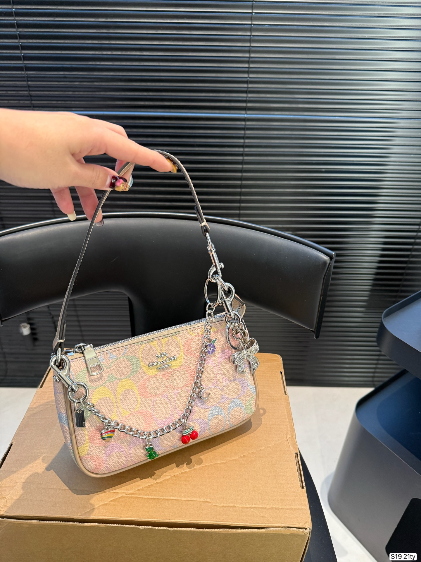 _dw_9sI57cfjyHsq35Te7LkMfnozDXr1qpV2wQ6A