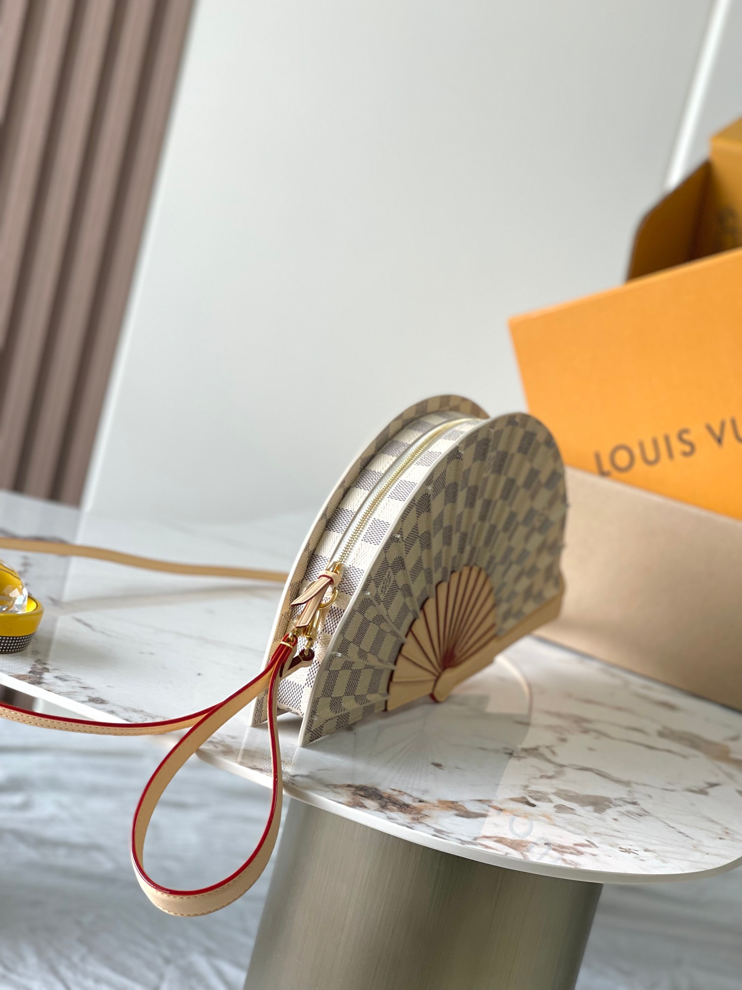 Louis Vuitton 本款 LV FAN 手袋