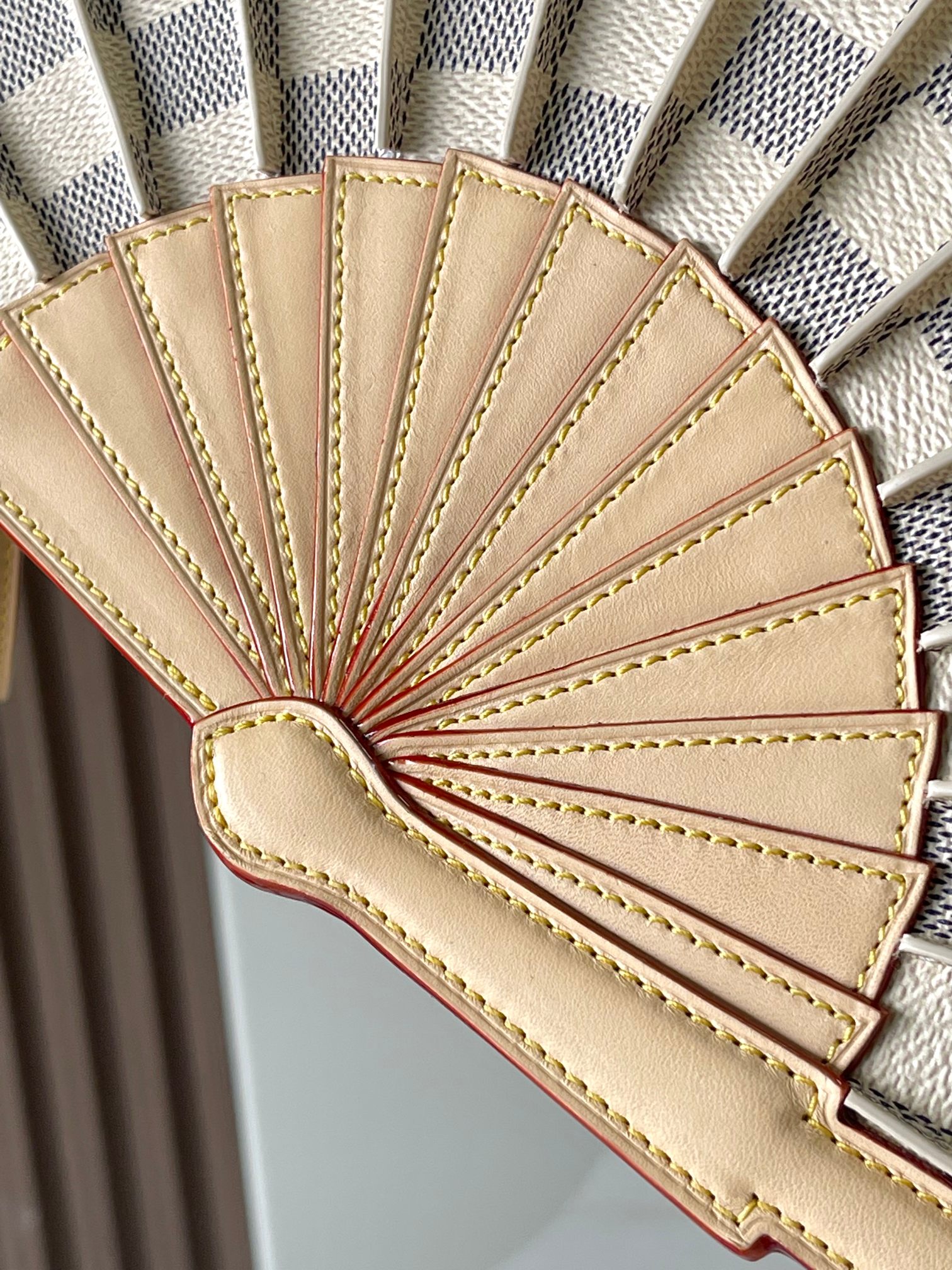 Louis Vuitton 本款 LV FAN 手袋