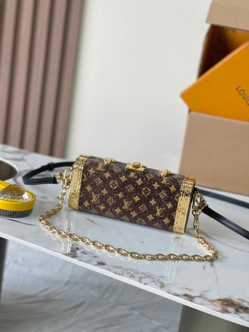 Louis Vuitton Vanity Case Handbag, Monogram, Gold Hardware, Crossbody Bag 1 Louis Vuitton Vanity Case Handbag, Monogram, Gold Hardware, Crossbody Bag