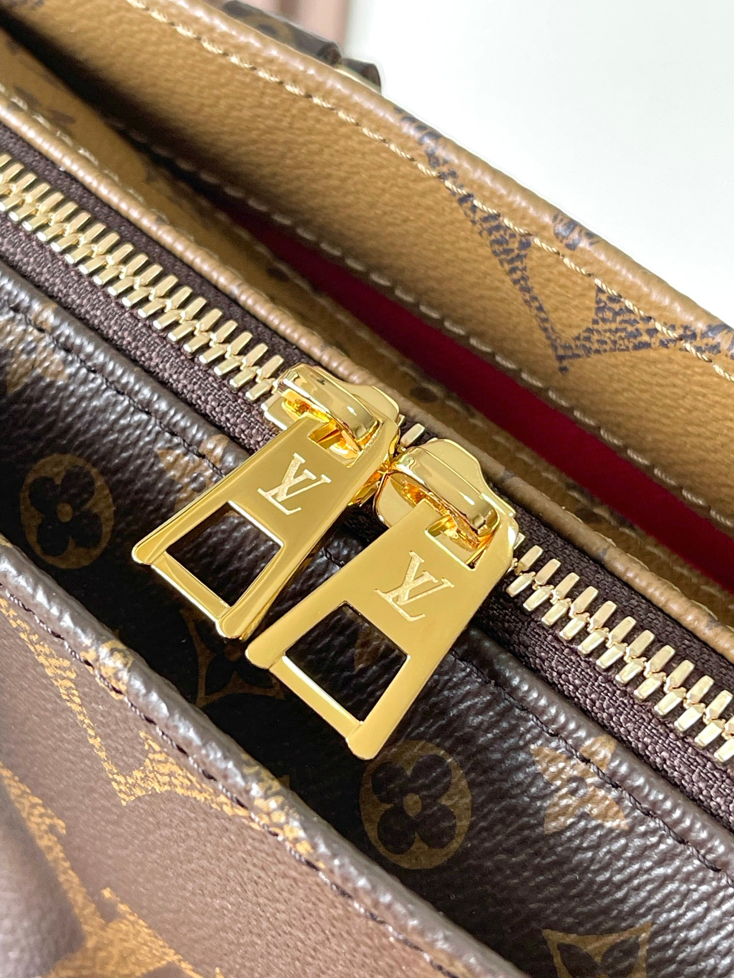 ONTHEGO EAST WEST CHAIN 手袋lv,包 5