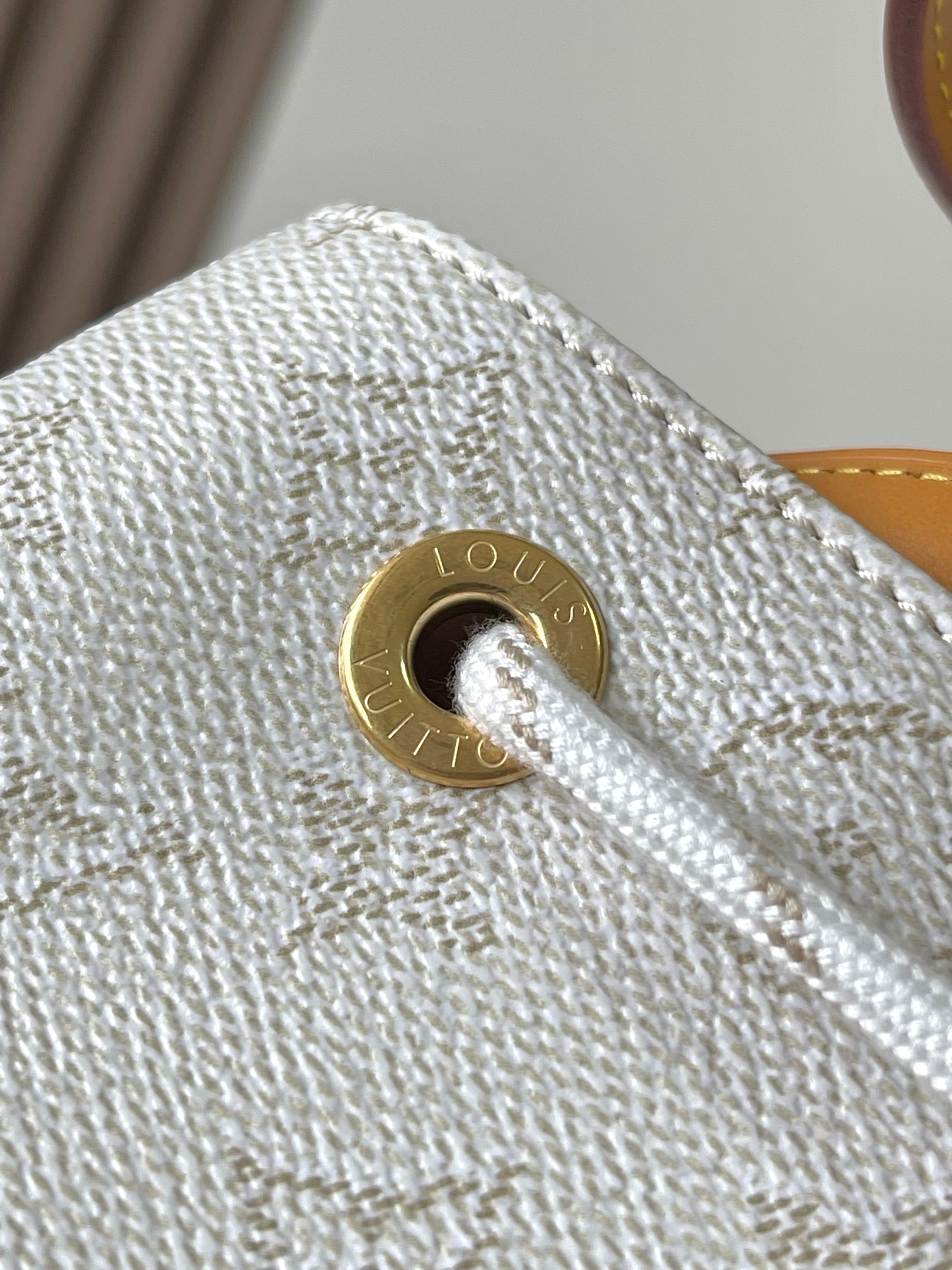 p1030
【特级MB163c芯片版原厂皮】
本款 Marina Tote 手袋
型号：M14652
材料：A级全钢五金，进口原厂面料
包装：全套原厂免税MB包装
尺寸：49 x 34 x 16.5 cm