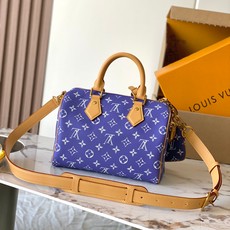 【特级MB163c芯片版原厂皮】 本款 Speedy Bandouliere 25 手袋 型号:M11562风信紫色 【特级MB163c芯片版原厂皮】 本款 Speedy Bandouliere 25 手袋 型号:M11562风信紫色