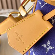 【特级MB163c芯片版原厂皮】 本款 Speedy Bandouliere 25 手袋 型号:M11562风信紫色 【特级MB163c芯片版原厂皮】 本款 Speedy Bandouliere 25 手袋 型号:M11562风信紫色