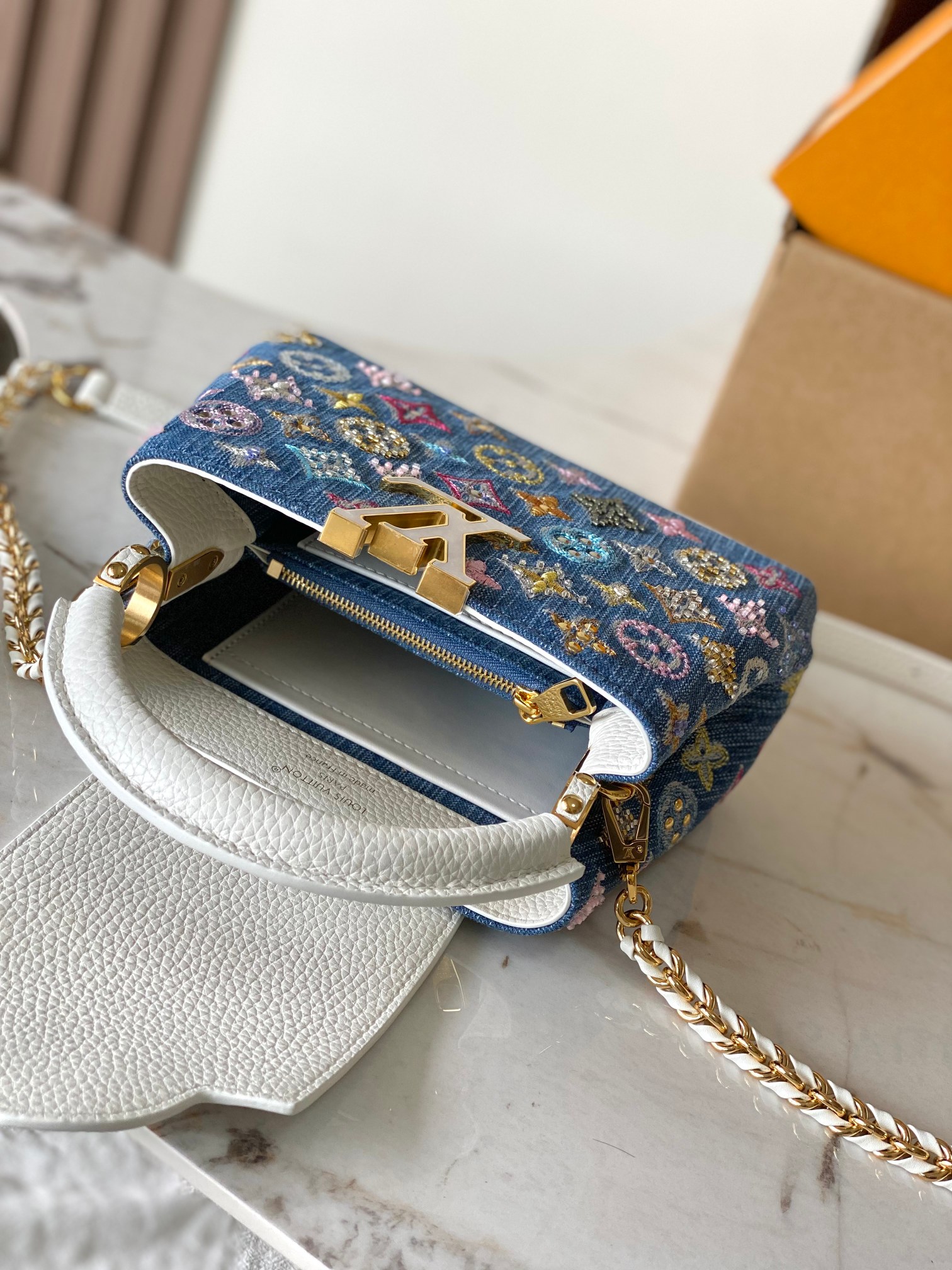【特级MB163c芯片版原厂皮】 本款 Capucines迷你号手袋 型号：M12947 材料：A级全钢五金，进口原厂帆
