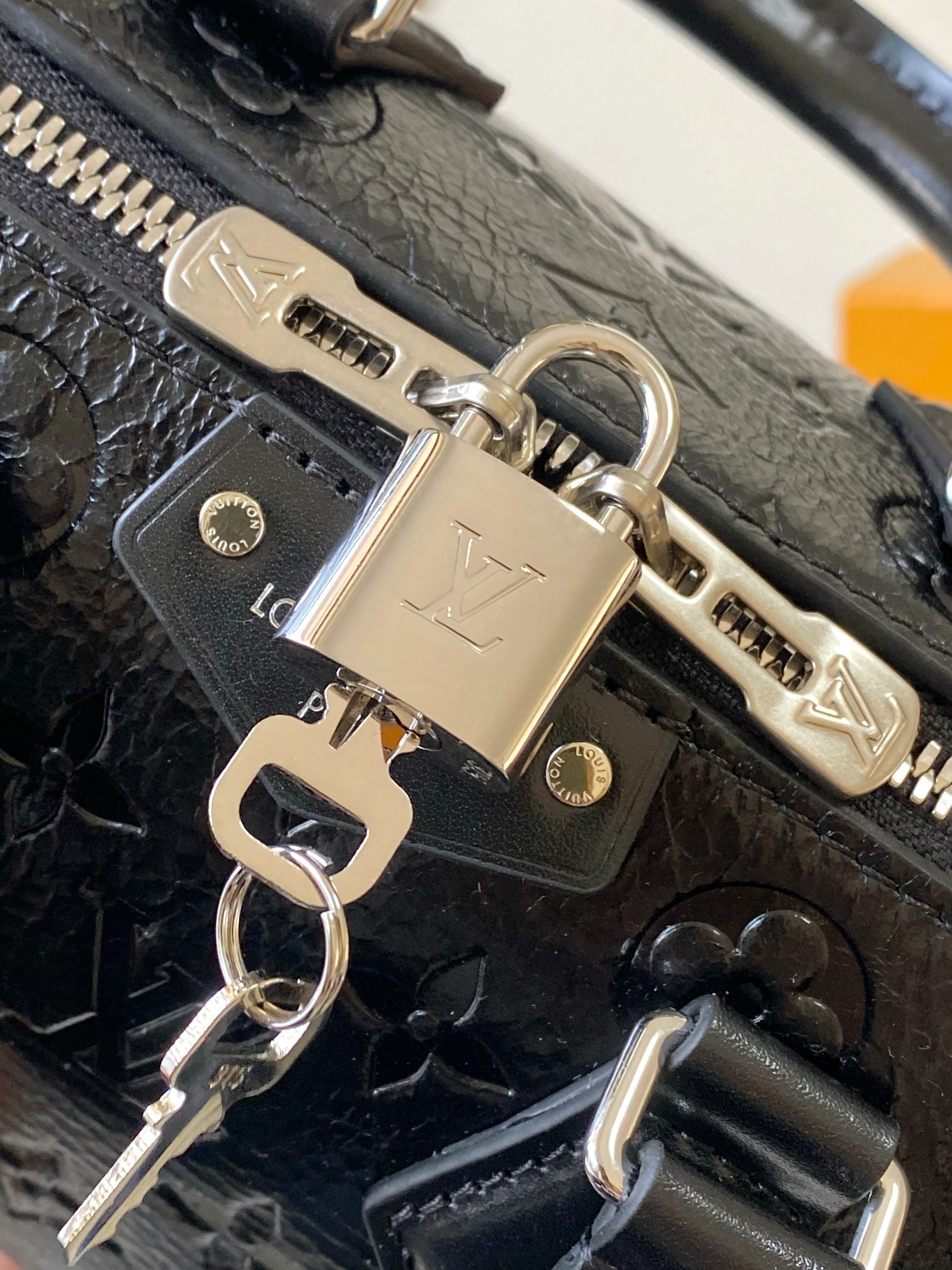 【特级MB163c芯片版原厂皮】 本款 Speedy Trunk 20 手袋 型号：M27921油蜡皮黑色 材料：A级全