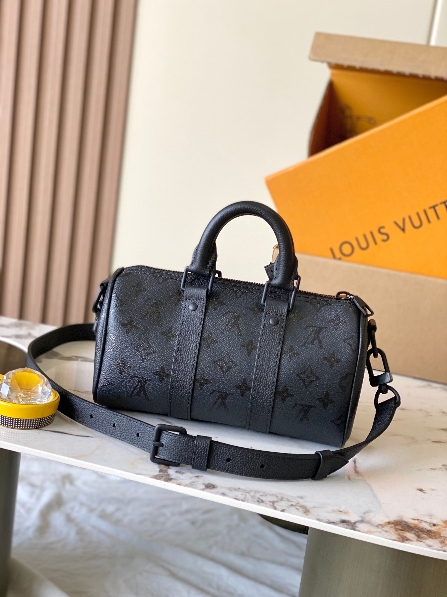 【特级MB163c芯片版原厂皮】 本款 Keepall Bandouliere25 手袋 型号：M28369 材料：A级