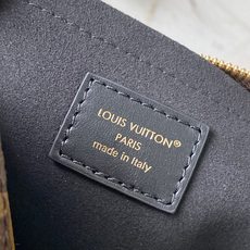 【特级MB163c芯片版原厂皮】 本款 Locker Dopp Kit 硬箱 型号:M29313 材料:A级全钢五金,进 【特级MB163c芯片版原厂皮】 本款 Locker Dopp Kit 硬箱 型号:M29313 材料:A级全钢五金,进