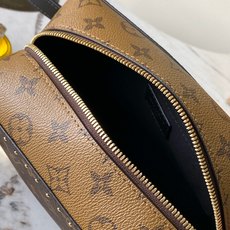【特级MB163c芯片版原厂皮】 本款 Locker Dopp Kit 硬箱 型号:M29313 材料:A级全钢五金,进 【特级MB163c芯片版原厂皮】 本款 Locker Dopp Kit 硬箱 型号:M29313 材料:A级全钢五金,进