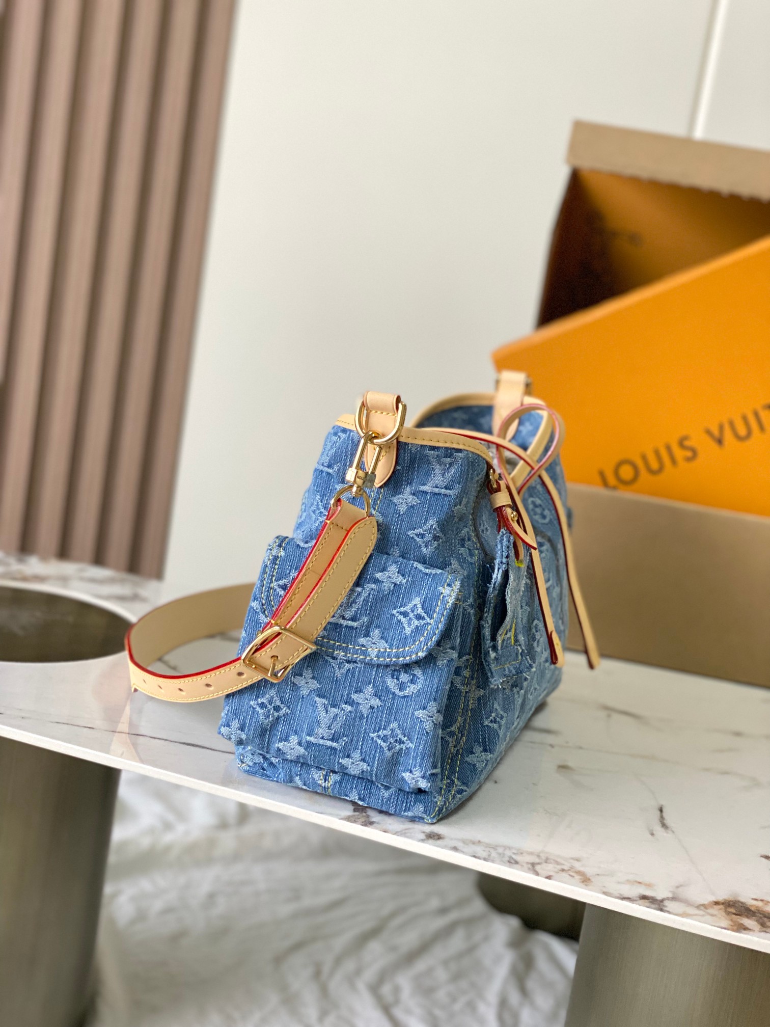 【特级MB163c芯片版原厂皮】 本款 Carryall Cargo 小号手袋 型号：M28287 材料：A级全钢五金，