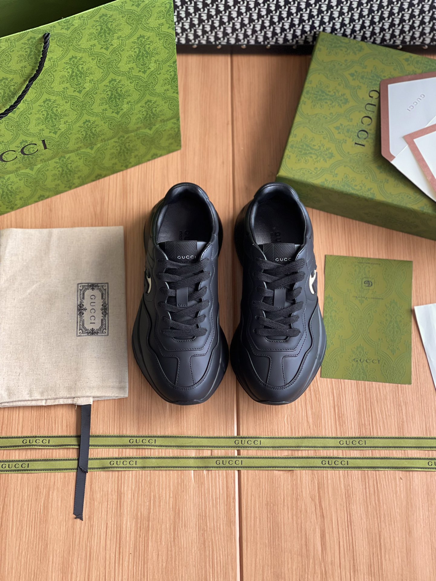 NO:174045,GUCCI Dad Shoes The whole pair of shoes are purchased and developed by Zp, all customized materials, exclusive mold opening sole, all details are shipped together, and even the packaging is the same as the genuine one. Size: Women 35-40 Men 39-44, Dad Shoes, gucci19860909GUCCI 老爹鞋整双鞋子采购Zp开发打造,全部定制材料,独家开模大底,细节全部对版出货,连包装也做到跟正品一样.码数:女35-40 男39-44,老爹鞋,gucci,Women's Shoes