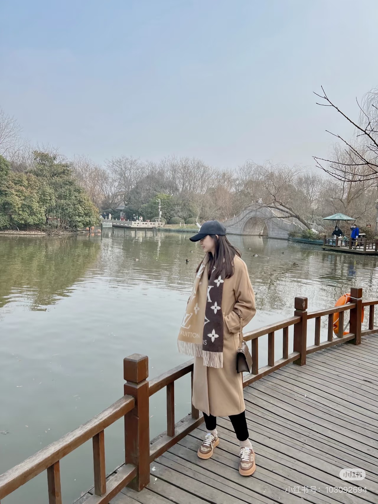 NO:174068,Model foot pictures, casual shoes/sports shoes, sneakers19860909模特上脚图,休闲鞋/运动鞋,sneakers,Women's Shoes