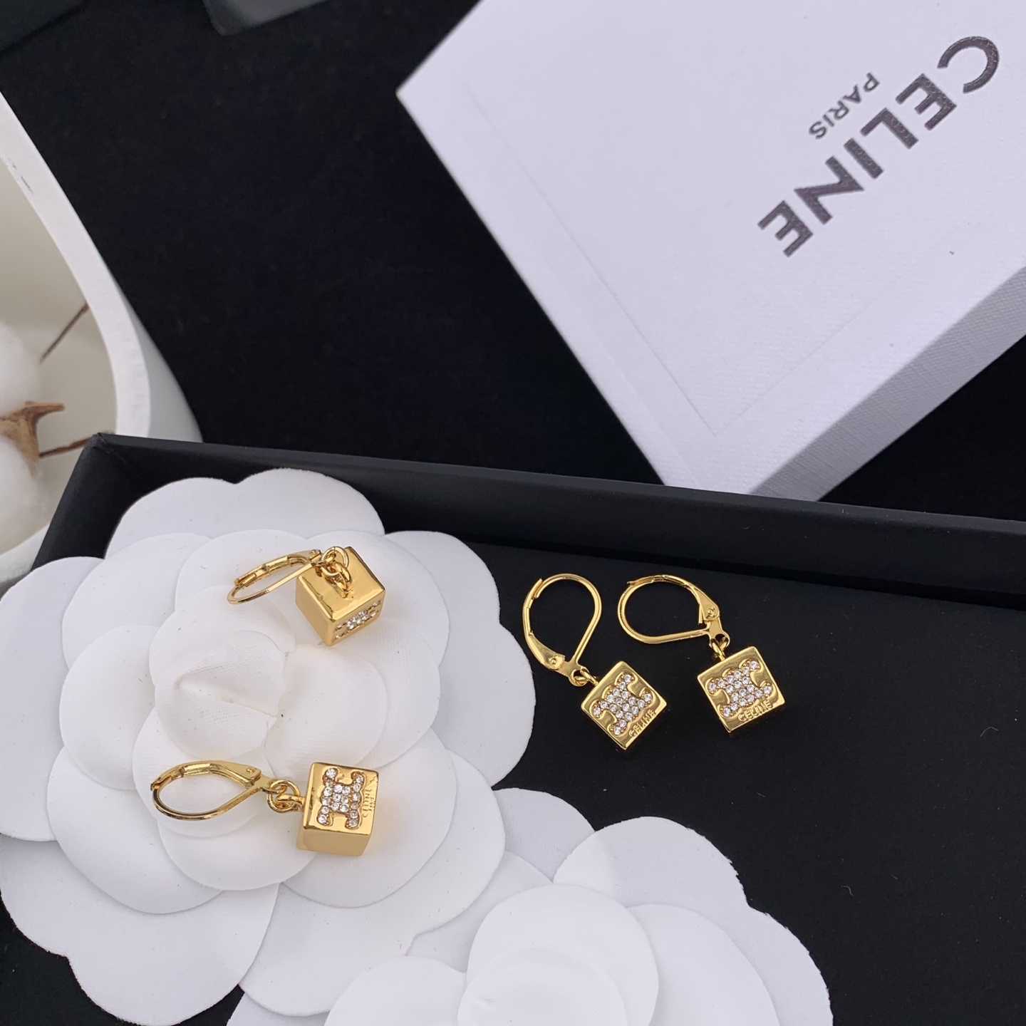 셀린느 귀걸이 69435 Celine Earrings