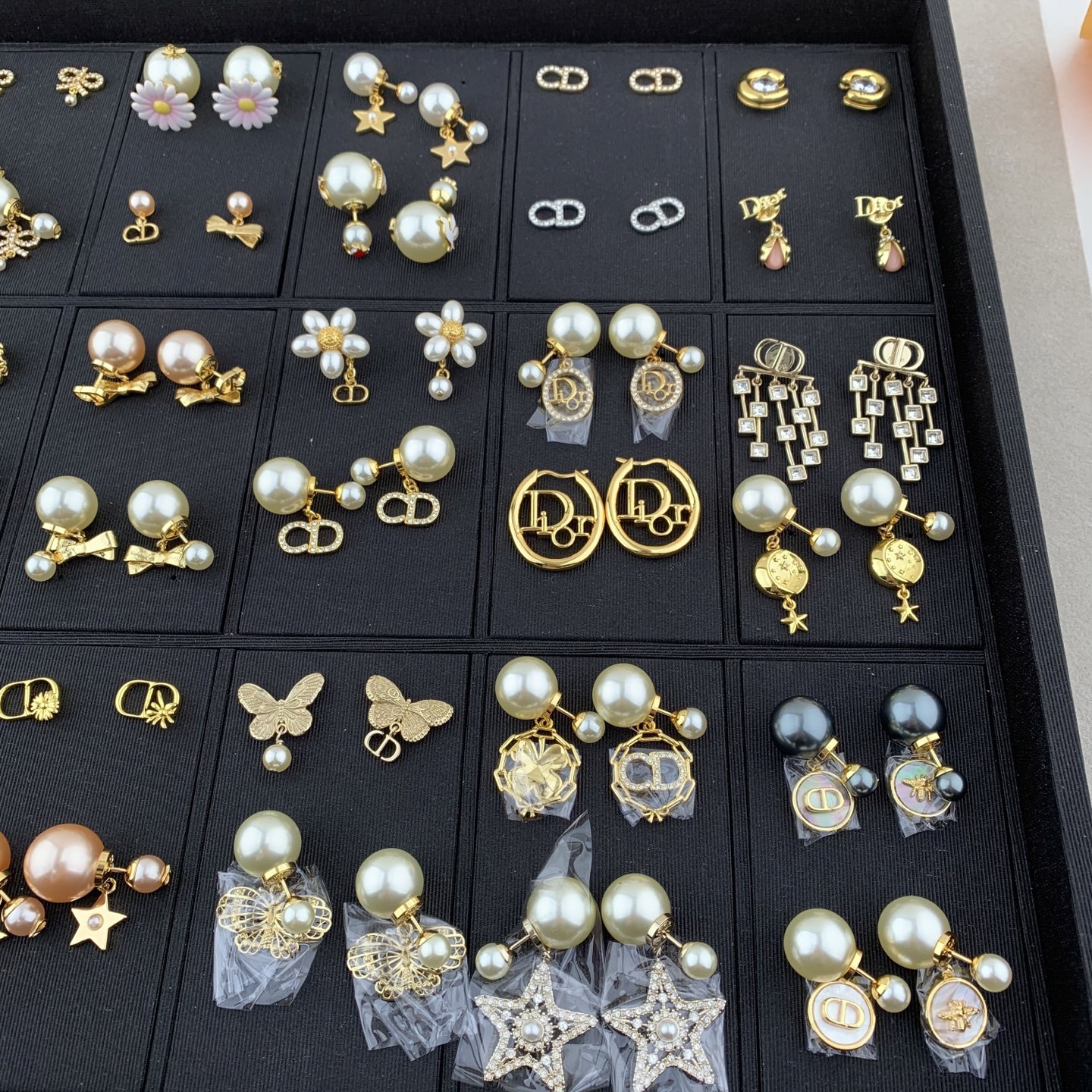 디올 귀걸이 133760 Dior Earrings 썸네일 이미지