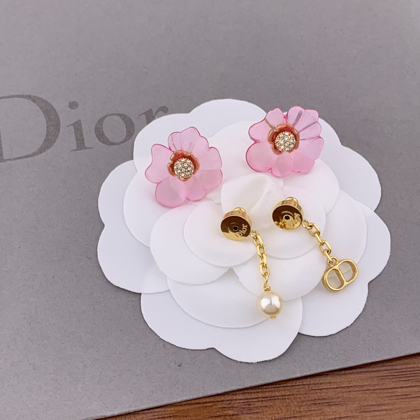 디올 귀걸이 133547 Dior Earrings 썸네일 이미지