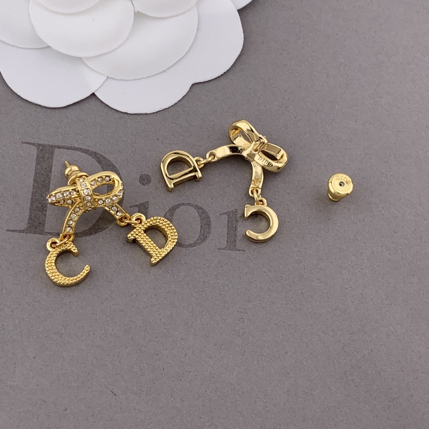 디올 귀걸이 124999 Dior Earrings 썸네일 이미지