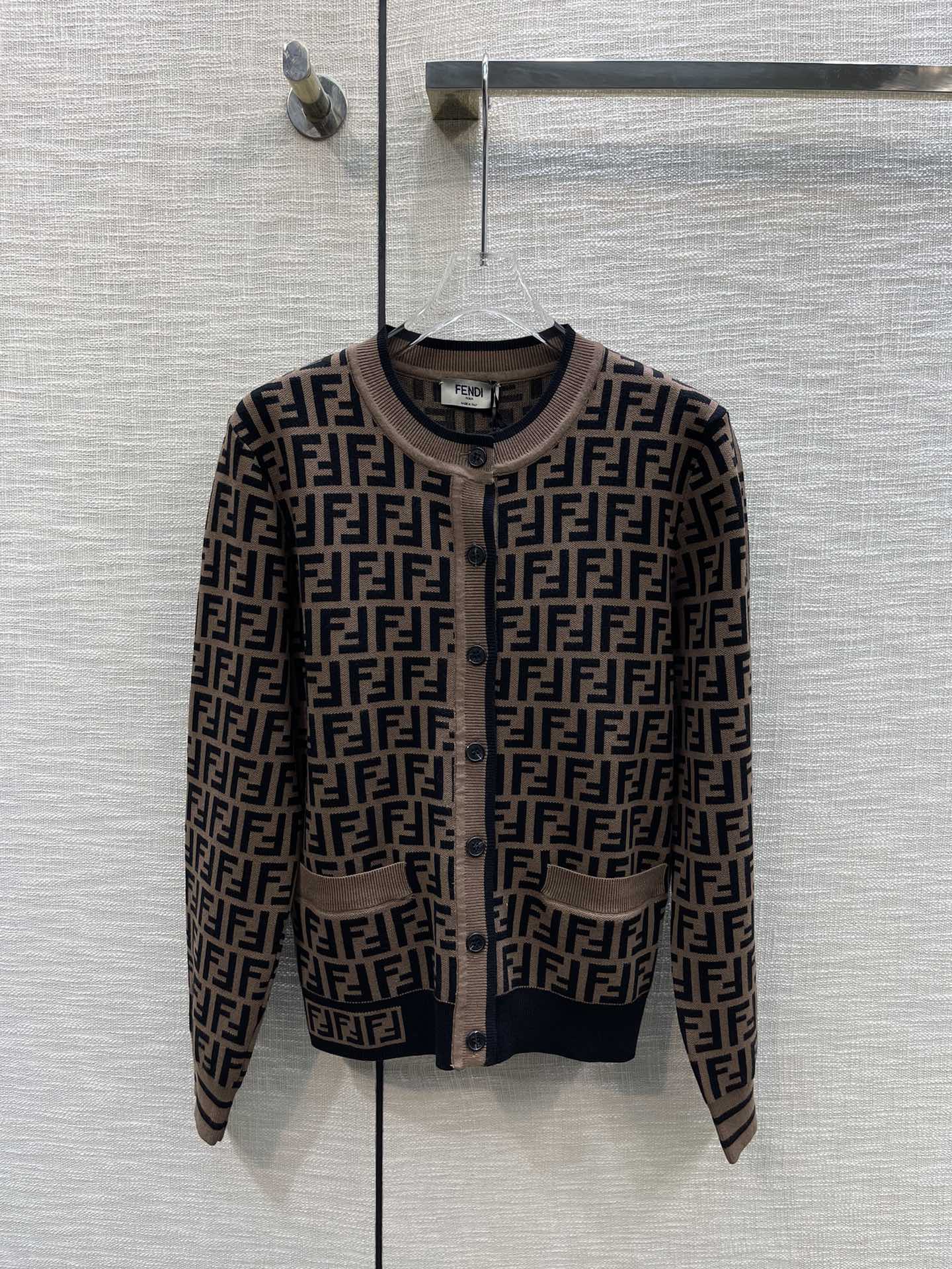 Fendi Luxury
 Clothing Cardigans Knit Sweater Knitting Fall/Winter Collection