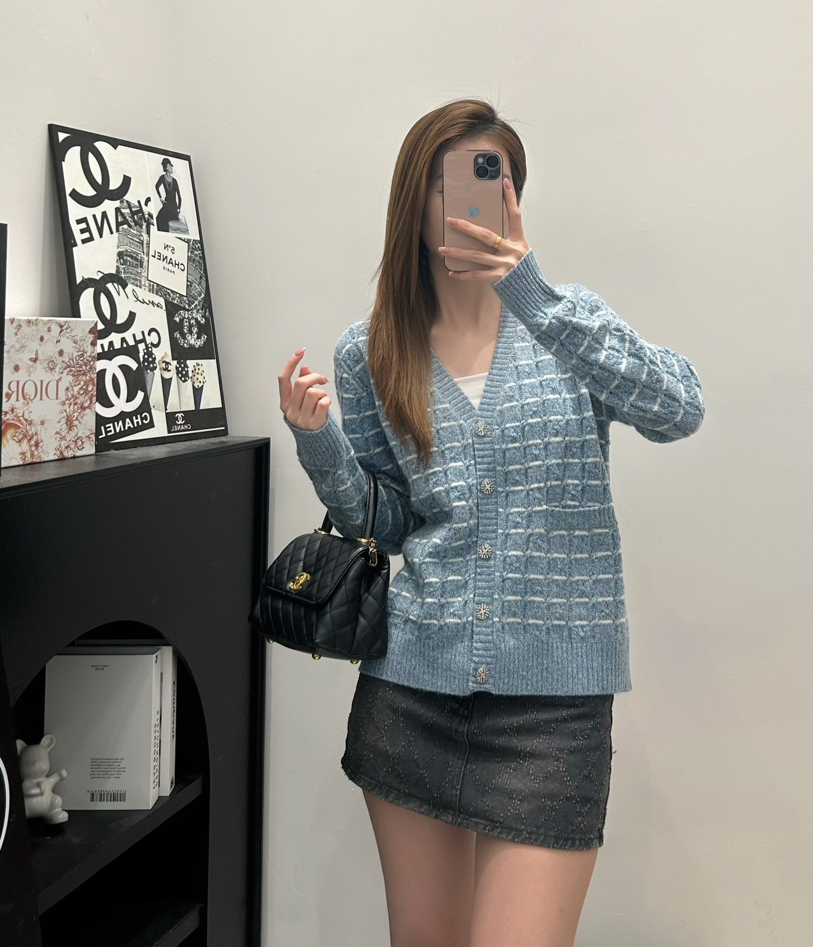 [Chanel Women