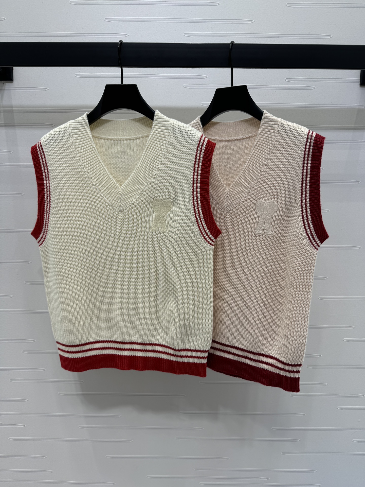 New Monolith Ami* 2025: High-Quality Women’s Clothes with V-Cruising Vest
