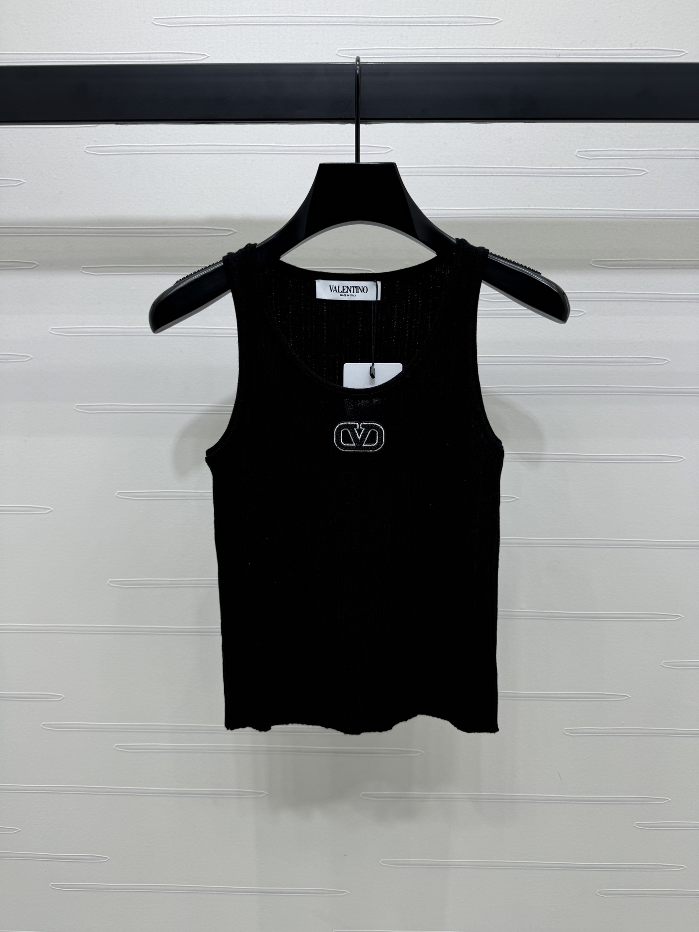 VALENTINO 2025 Spring/Summer Collection Knitted Vest - Comfortable & Stylish