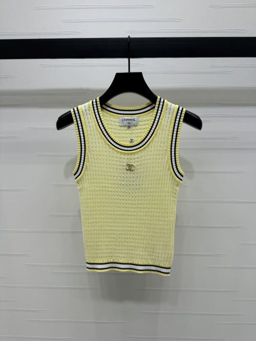 Chanel 2025 Spring/Summer Knit Tank Top - Slim Fit, Round Neck, Striped Trim 1 Chanel 2025 Spring/Summer Knit Tank Top - Slim Fit, Round Neck, Striped Trim