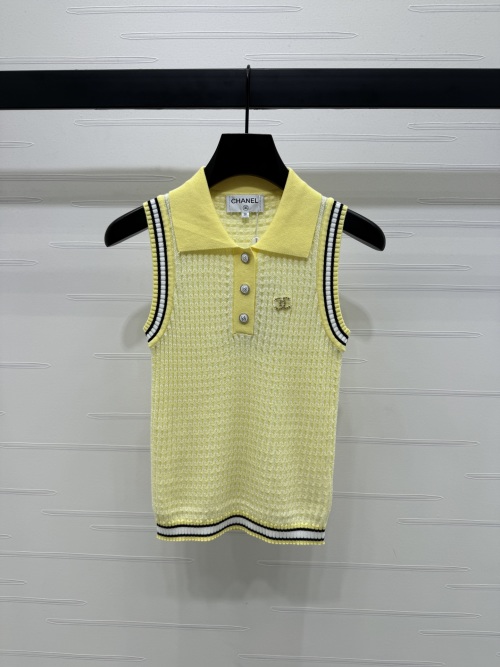 Chanel 2025 Spring/Summer Knit Polo Vest with Double C Logo - Slim Fit 1 Chanel 2025 Spring/Summer Knit Polo Vest with Double C Logo - Slim Fit