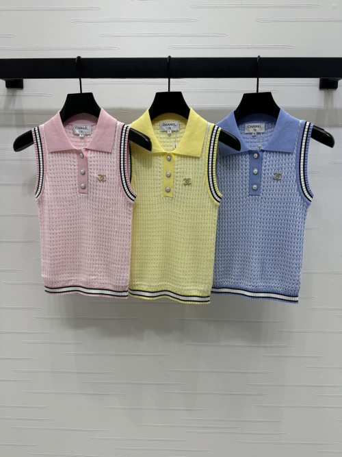 Chanel 2025 Spring/Summer Knit Polo Vest with CC Logo - Slim Fit 1 Chanel 2025 Spring/Summer Knit Polo Vest with CC Logo - Slim Fit