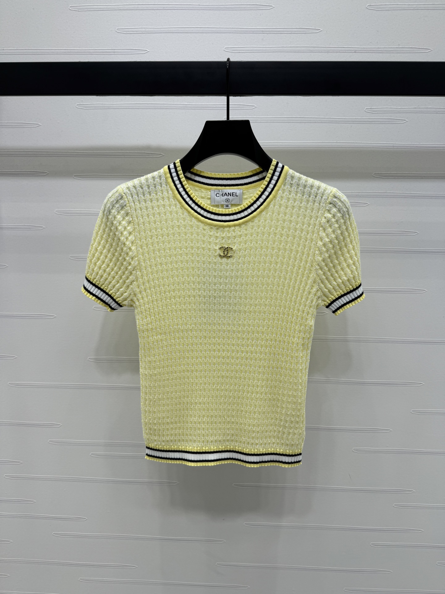 Chanel 2025 Spring Knit Top - Ribbed Texture, Slim Fit, Iconic CC Logo