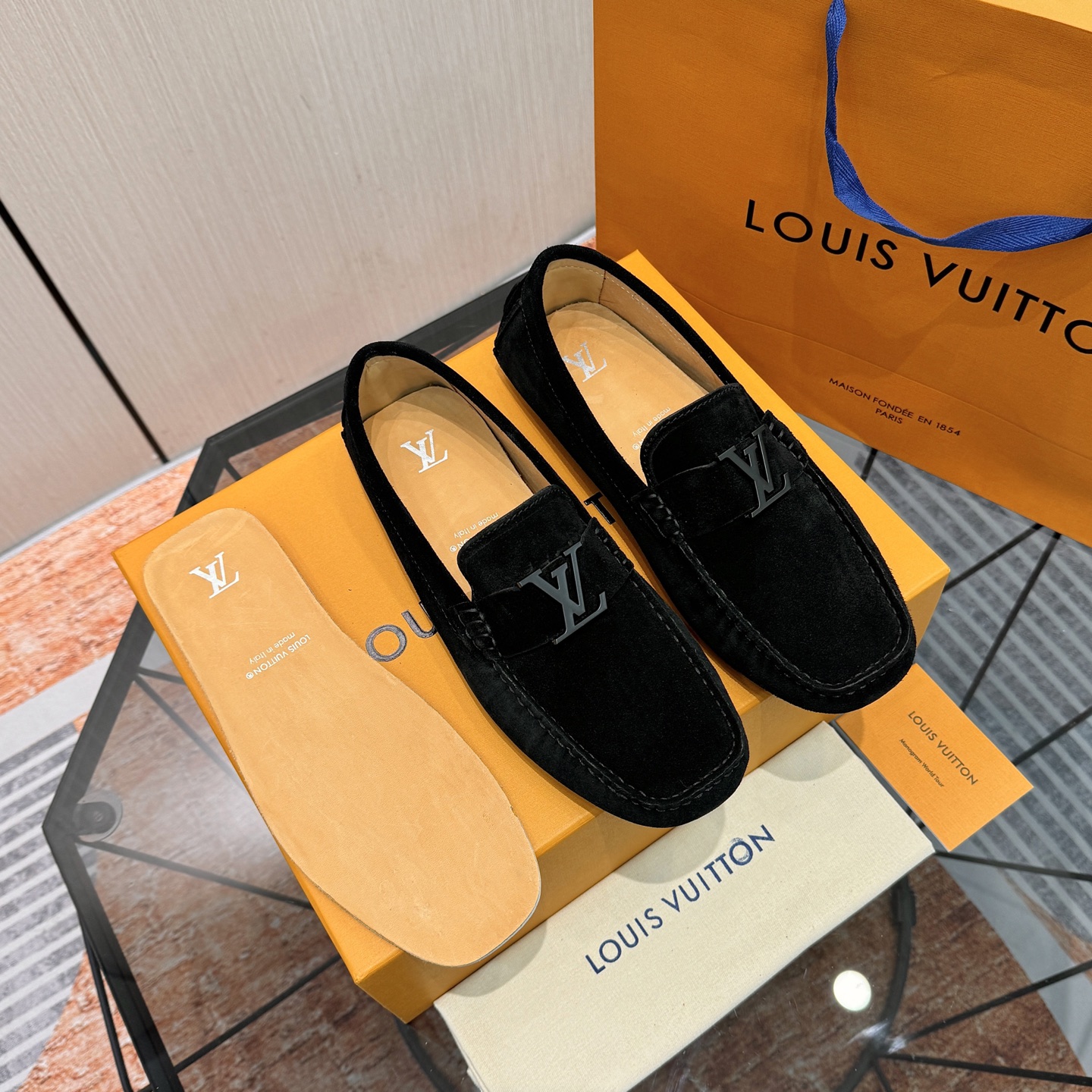 NO:930822,Lv Doudou shoes, high-end quality, imported calfskin/high mercerized cowhide-dyed cowhide lining, original rubber outsole, movable feet, Size 38-45, louis vuitton, cowhide19860909Lv 豆豆鞋 高端品质  进口小牛皮/高丝光牛京水染牛皮里 原版橡胶大底 活动垫脚Size38-45,,louis vuitton,cowhide,Men's shoes