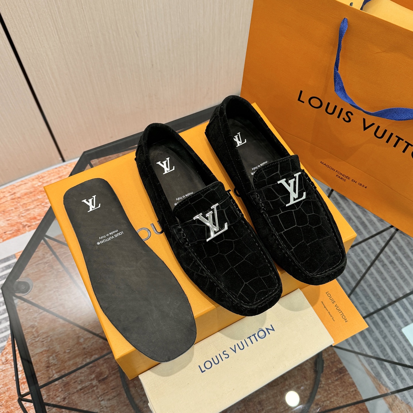NO:931177,Lv Doudou shoes, high-end quality, imported calfskin/high mercerized cowhide-dyed cowhide lining, original rubber outsole, movable feet, Size 38-45, louis vuitton, cowhide19860909Lv 豆豆鞋 高端品质  进口小牛皮/高丝光牛京水染牛皮里 原版橡胶大底 活动垫脚Size38-45,,louis vuitton,cowhide,Men's shoes