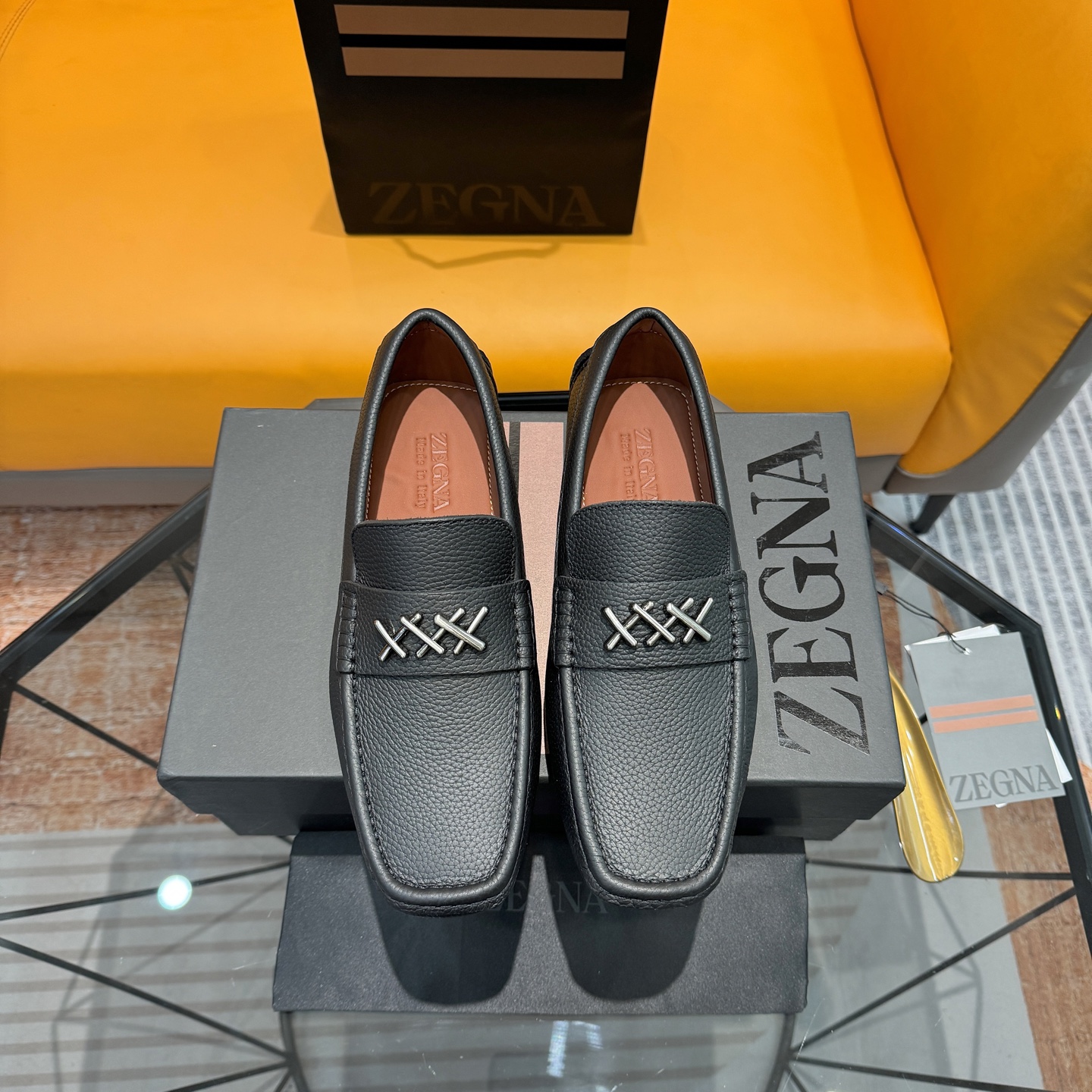 NO:898680,Ermenegildo Zegna cowhide/bright leather/cow lining, business casual men's shoes, beanie shoes, driving shoes!  High version, comes with original box packaging + handbag!  Standard code number 38-45,,zegna,cowhide19860909Ermenegildo Zegna 杰尼亚 牛皮/亮面皮革/牛里,商务休闲男鞋豆豆鞋、驾车鞋！ 高版本,配原盒包装+手提袋！ 标准码数38-45,,zegna,cowhide,Men's shoes