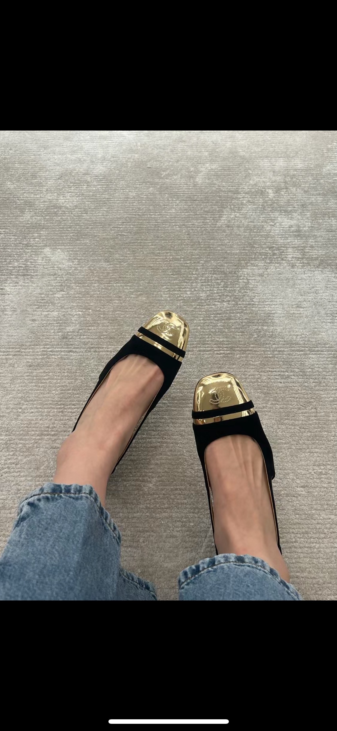 NO:264175,Black and gold super versatile Xiaoxiang double C metal head suede empty sandals Slingback, sandals, sandals, chamois leather19860909黑金超级百搭 小香双C金属头麂皮后空凉鞋Slingback,凉鞋,sandals,chamois leather,Women's Shoes