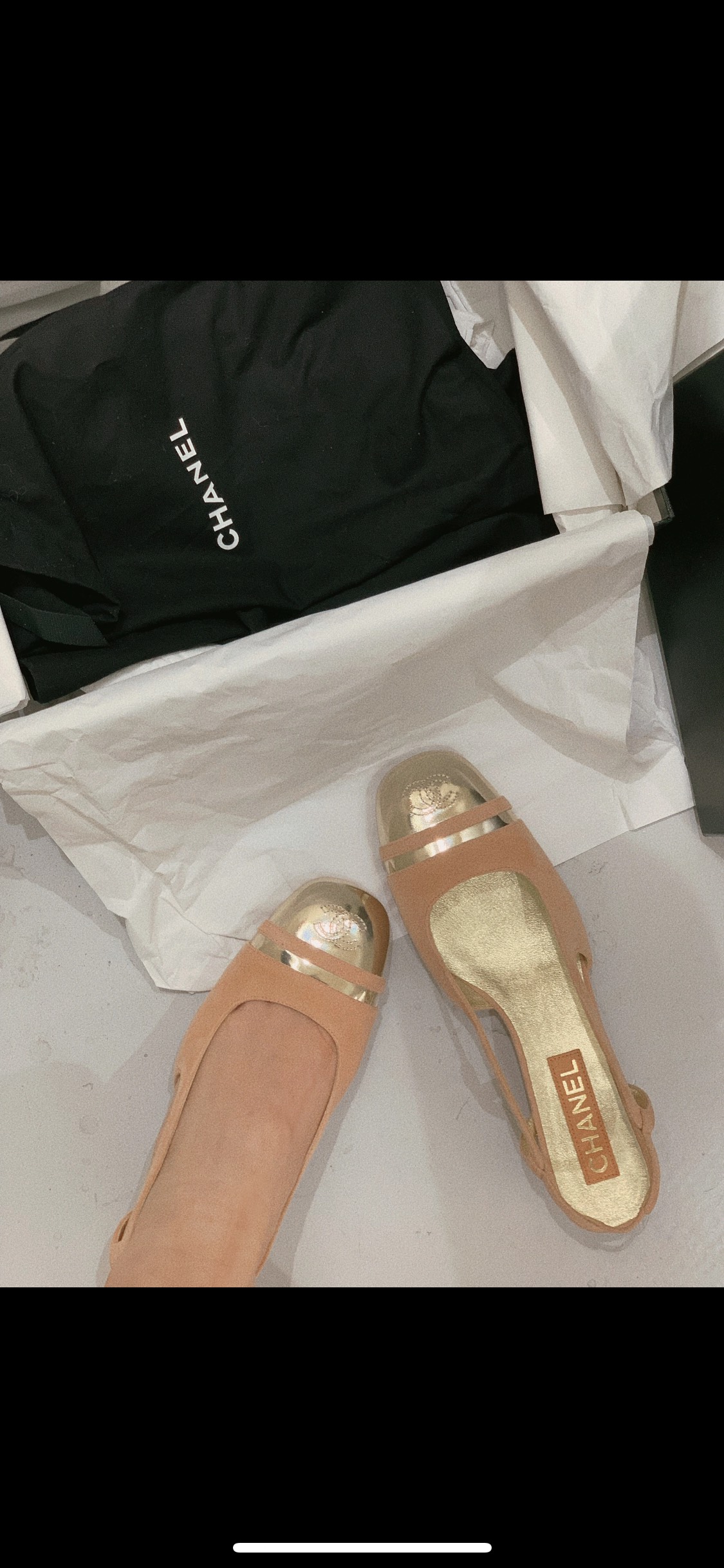 NO:264183,Very noble gold pink small fragrance double C metal head suede empty sandals Slingback, sandals, sandals, chamois leather19860909非常贵气的金粉色 小香双C金属头麂皮后空凉鞋Slingback,凉鞋,sandals,chamois leather,Women's Shoes