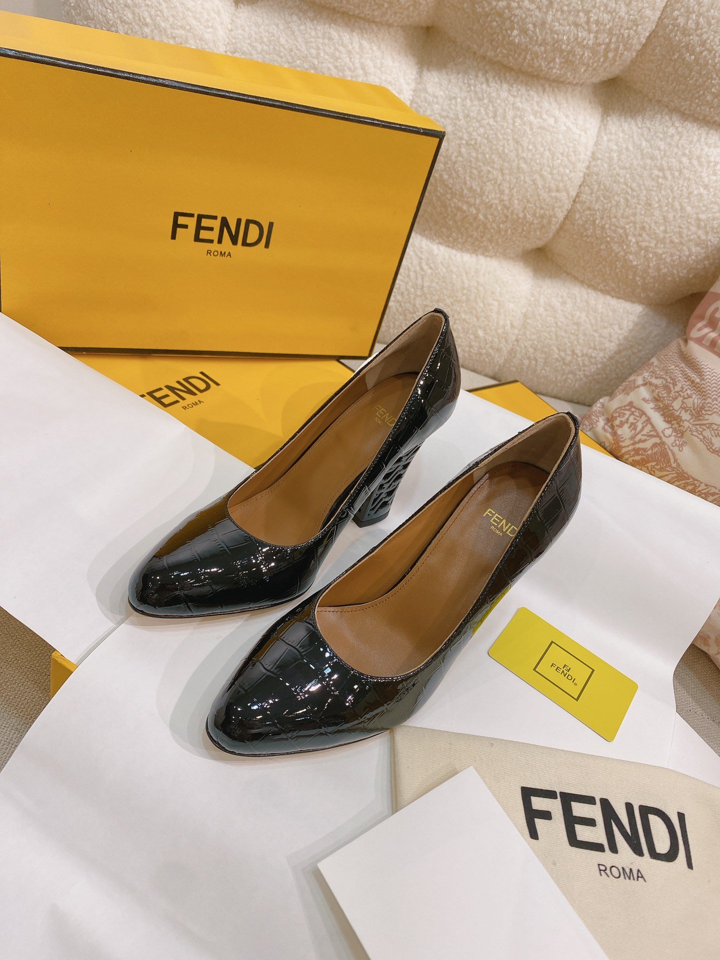 上新FEND...I芬迪REFLECTIONS小牛皮高跟鞋单鞋顶级代购版对ZP定制市面顶级版本️REFL