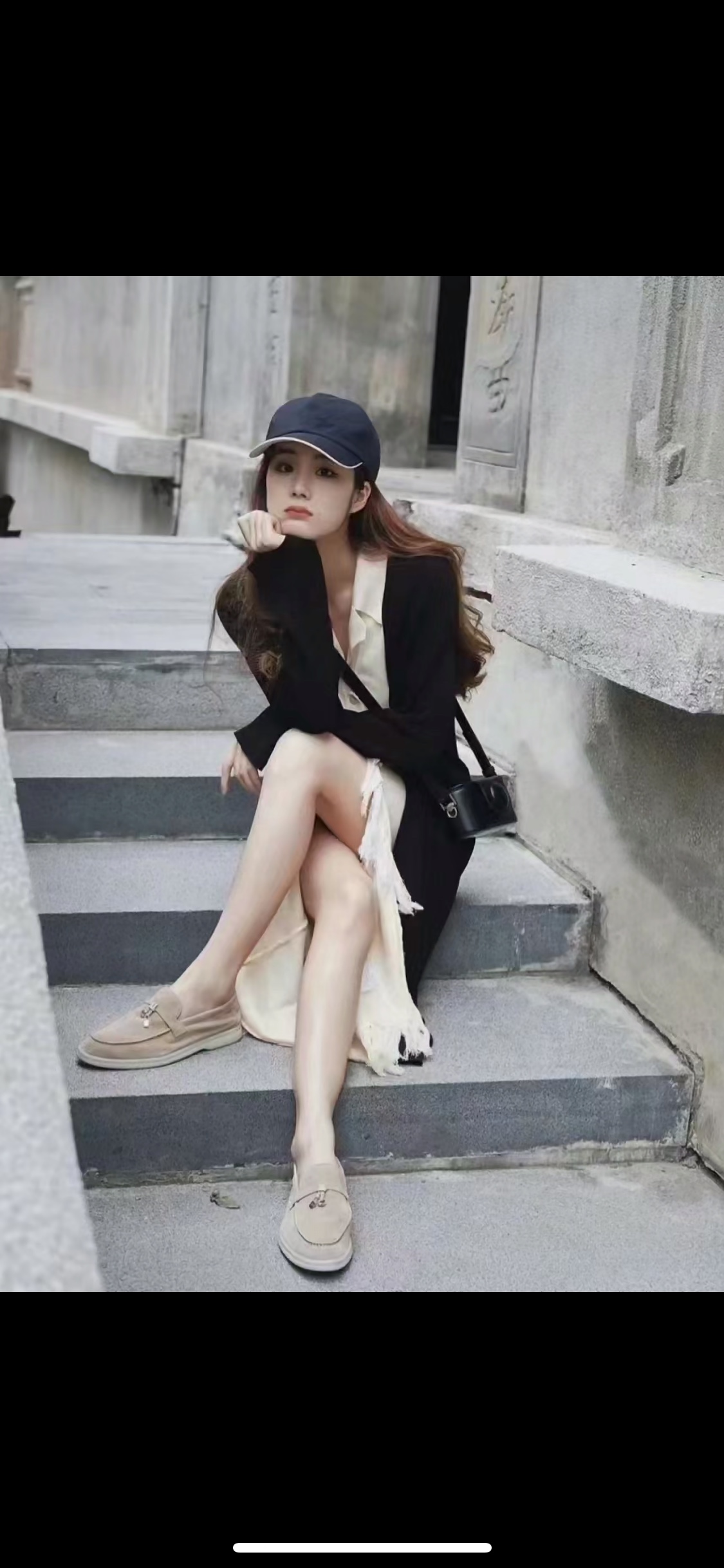 NO:253403,Sand and stone color, super hot product!  Many celebrities wear it, must-have!  L suede flat metal hanging loafers, loafers, loro piana, loafers, chamois leather19860909沙石色,超级爆款！超多明星穿,必入！ L麂皮平底金属吊扣乐福鞋,乐福鞋,loro piana,loafers,chamois leather,Women's Shoes