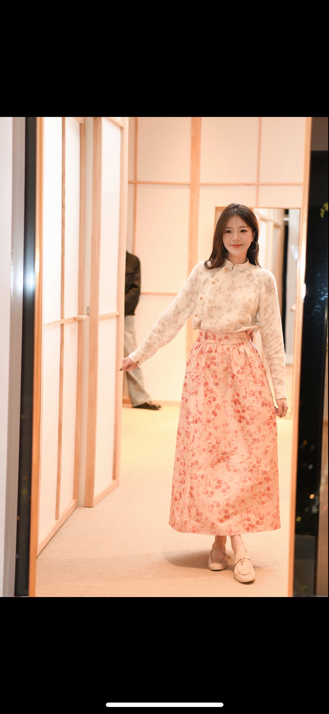 NO:253432,Sand and stone color, the most popular!  Many celebrities wear it, must-have!  L suede flat metal hanging loafers, loafers, loro piana, loafers, chamois leather19860909沙石色,最受欢迎！超多明星穿,必入！ L麂皮平底金属吊扣乐福鞋,乐福鞋,loro piana,loafers,chamois leather,Women's Shoes