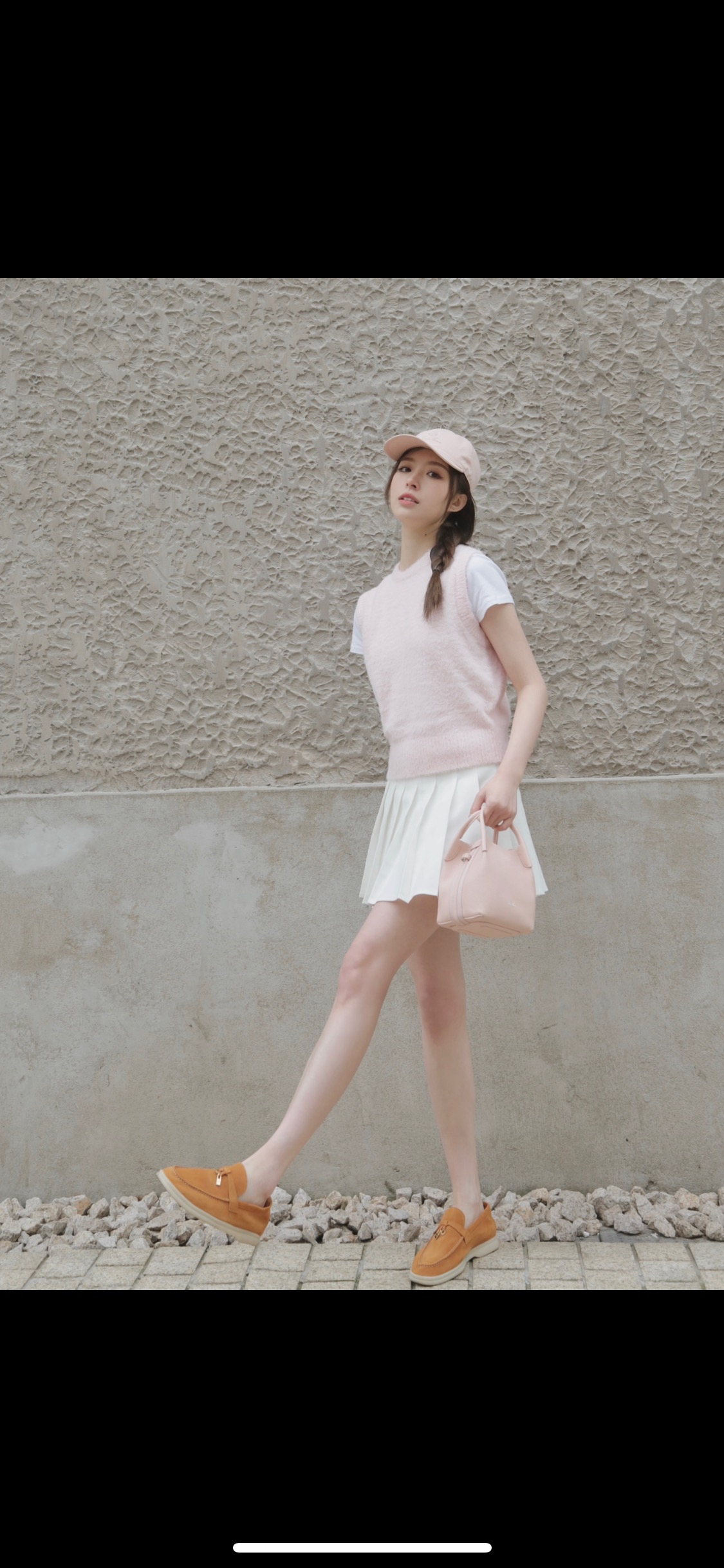 NO:253406,Cork color, super hot!  Many celebrities wear it, must-have!  L suede flat metal hanging loafers, loafers, loro piana, loafers, chamois leather19860909软木色,超级爆款！超多明星穿,必入！ L麂皮平底金属吊扣乐福鞋,乐福鞋,loro piana,loafers,chamois leather,Women's Shoes