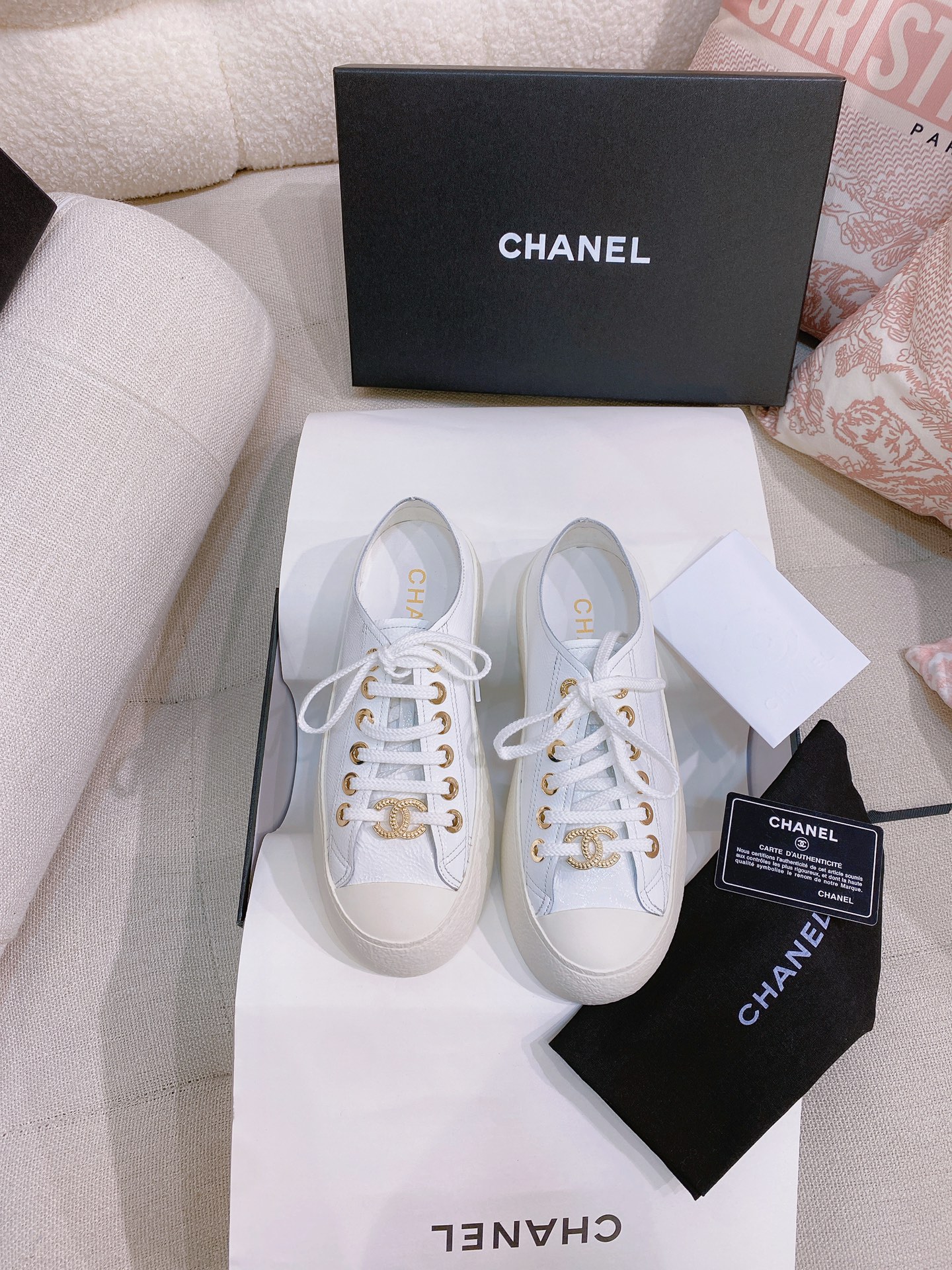 Chanel Chaussures De Sport Chaussures Décontractées Blanc Huile cire cuir Peu importe