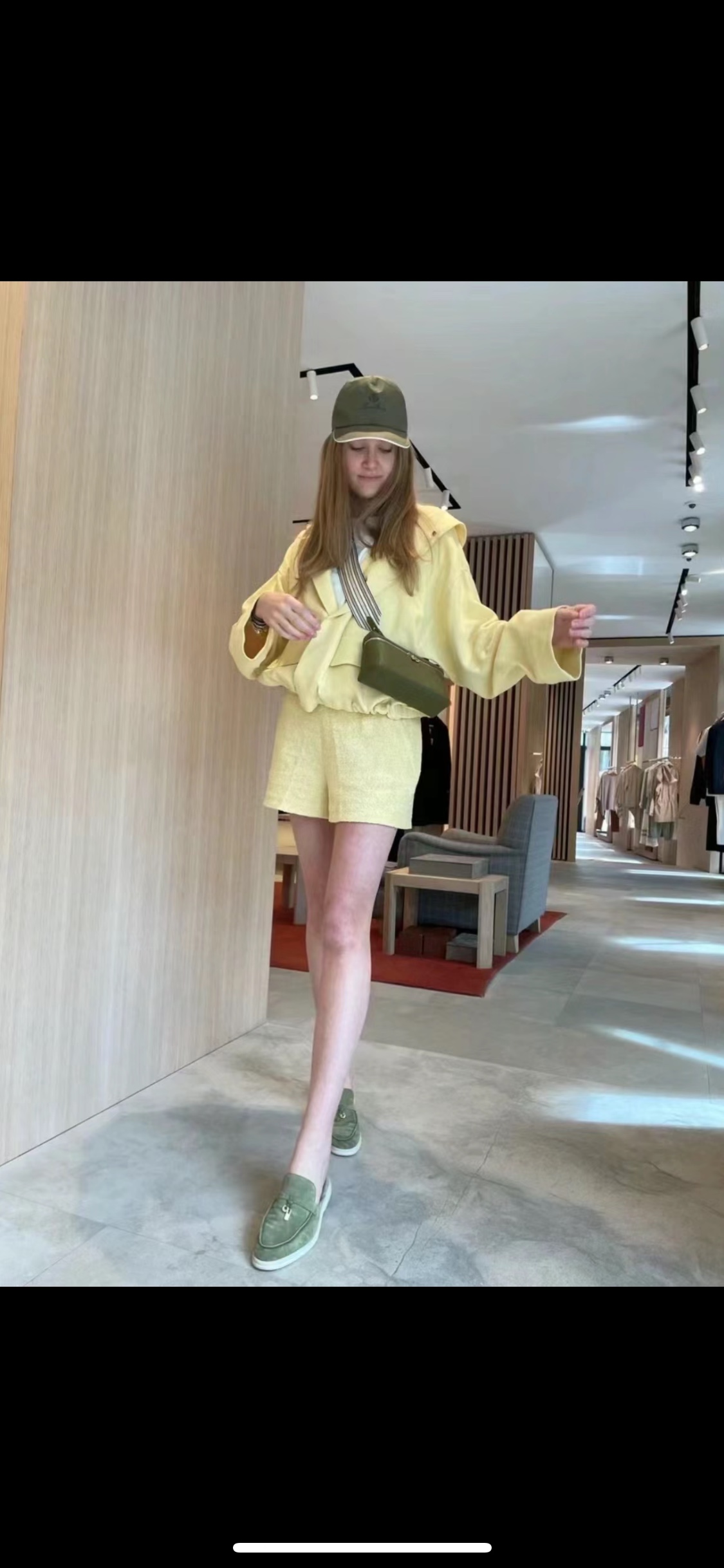 NO:253445,Super easy to wear!  Hot style ~ Green L suede flat metal buckle bag-toe semi-slippers, loro piana, loafers, slippers, chamois leather19860909超级好穿！爆款～绿色 L麂皮平底金属吊扣包头半拖鞋,乐福鞋,loro piana,loafers,slippers,chamois leather,Women's Shoes